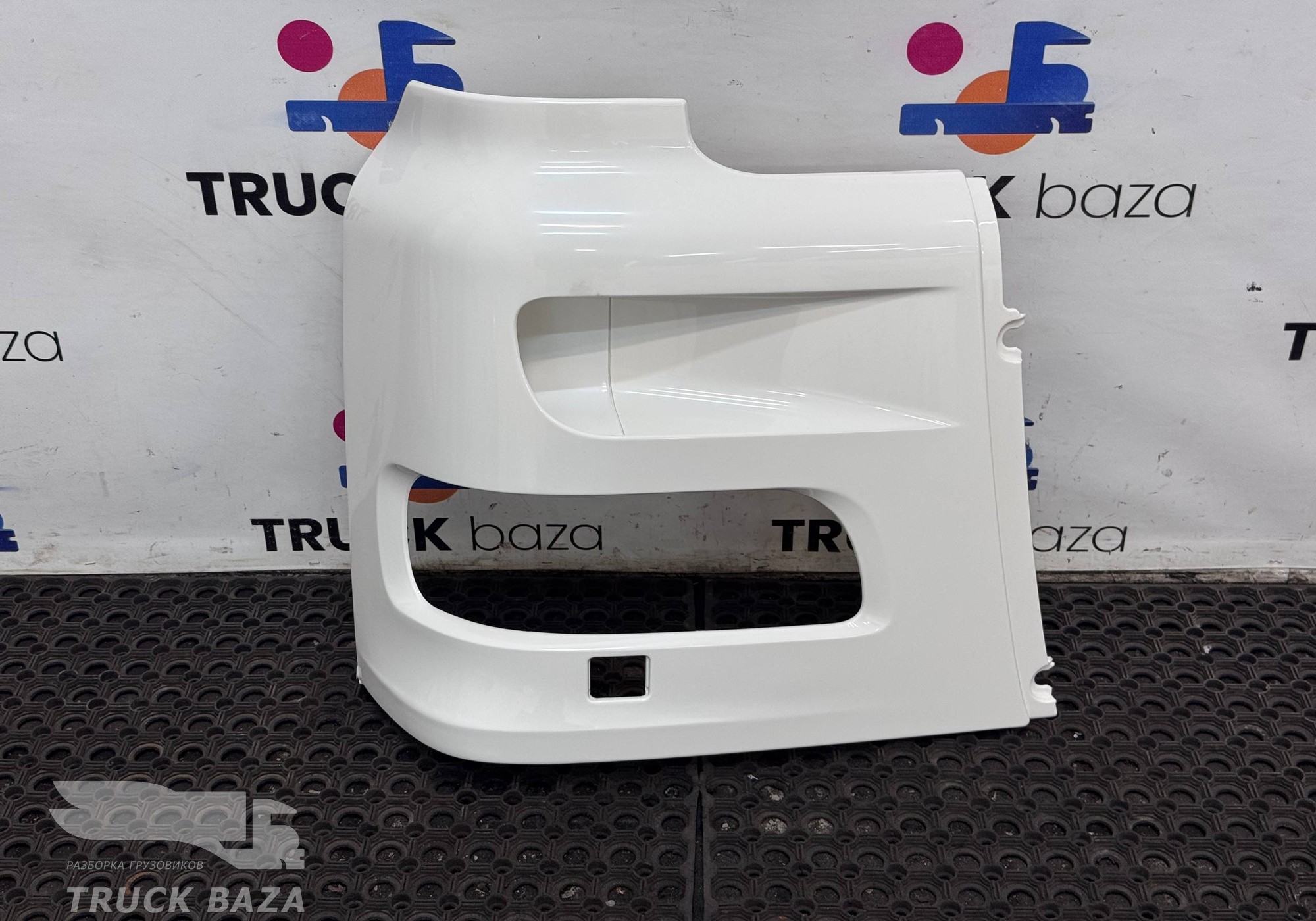 1911144 Облицовка фары правой для Daf