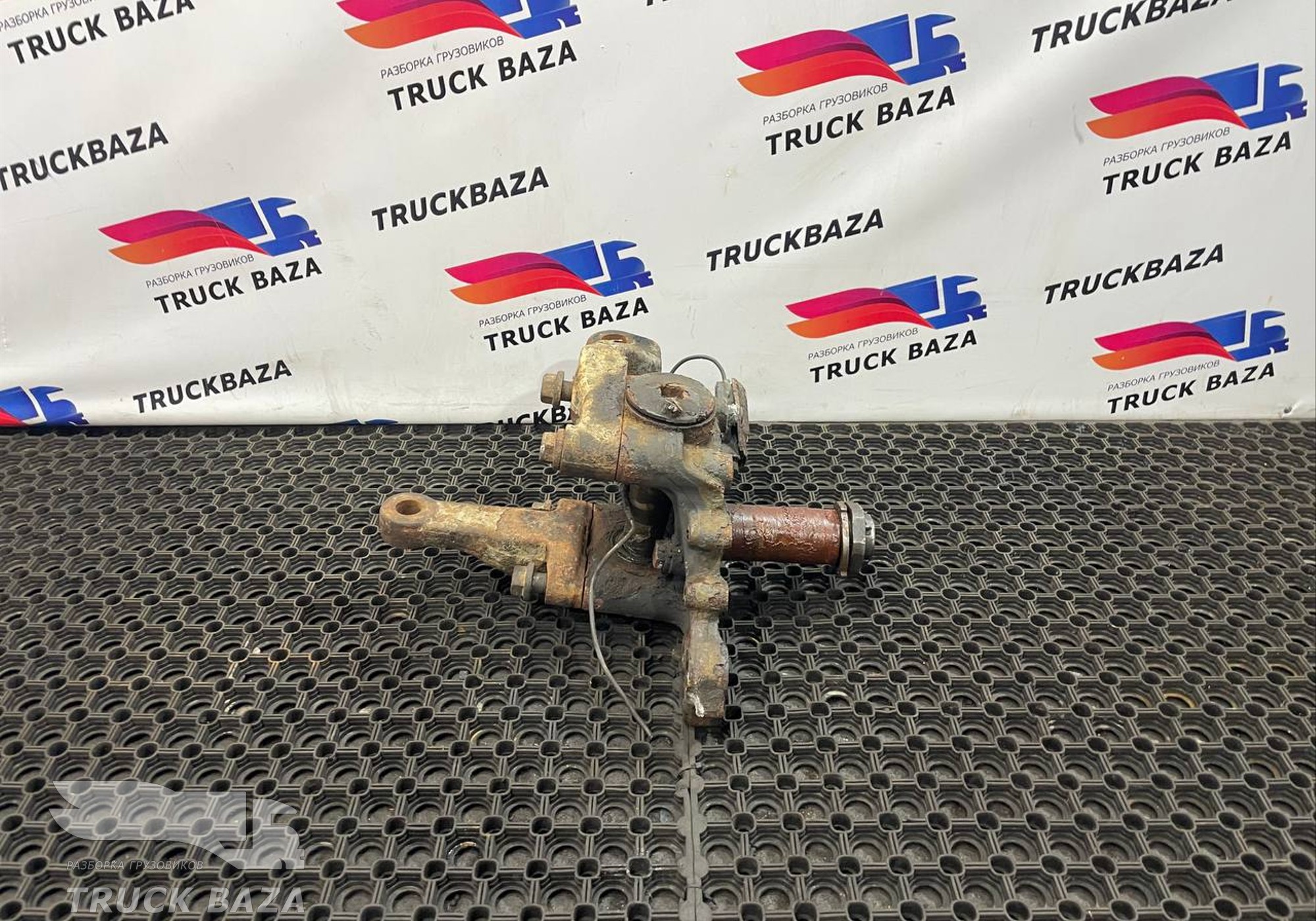 7420556298 Кулак поворотный для Renault Premium II (с 2005 по 2013)