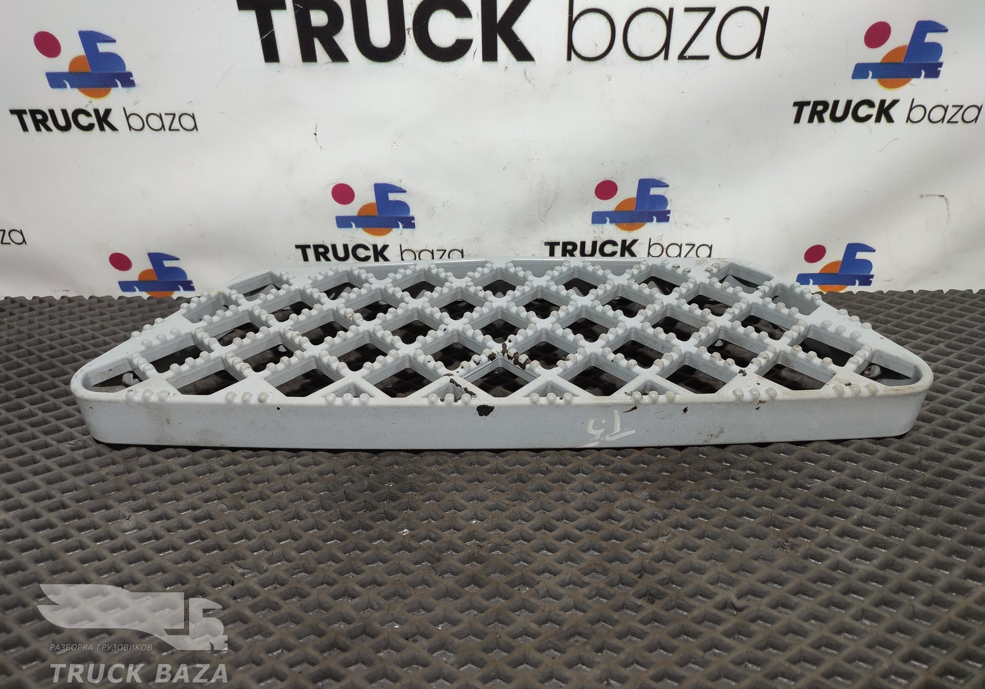 Площадка подножки для Sinotruk Sitrak C7H