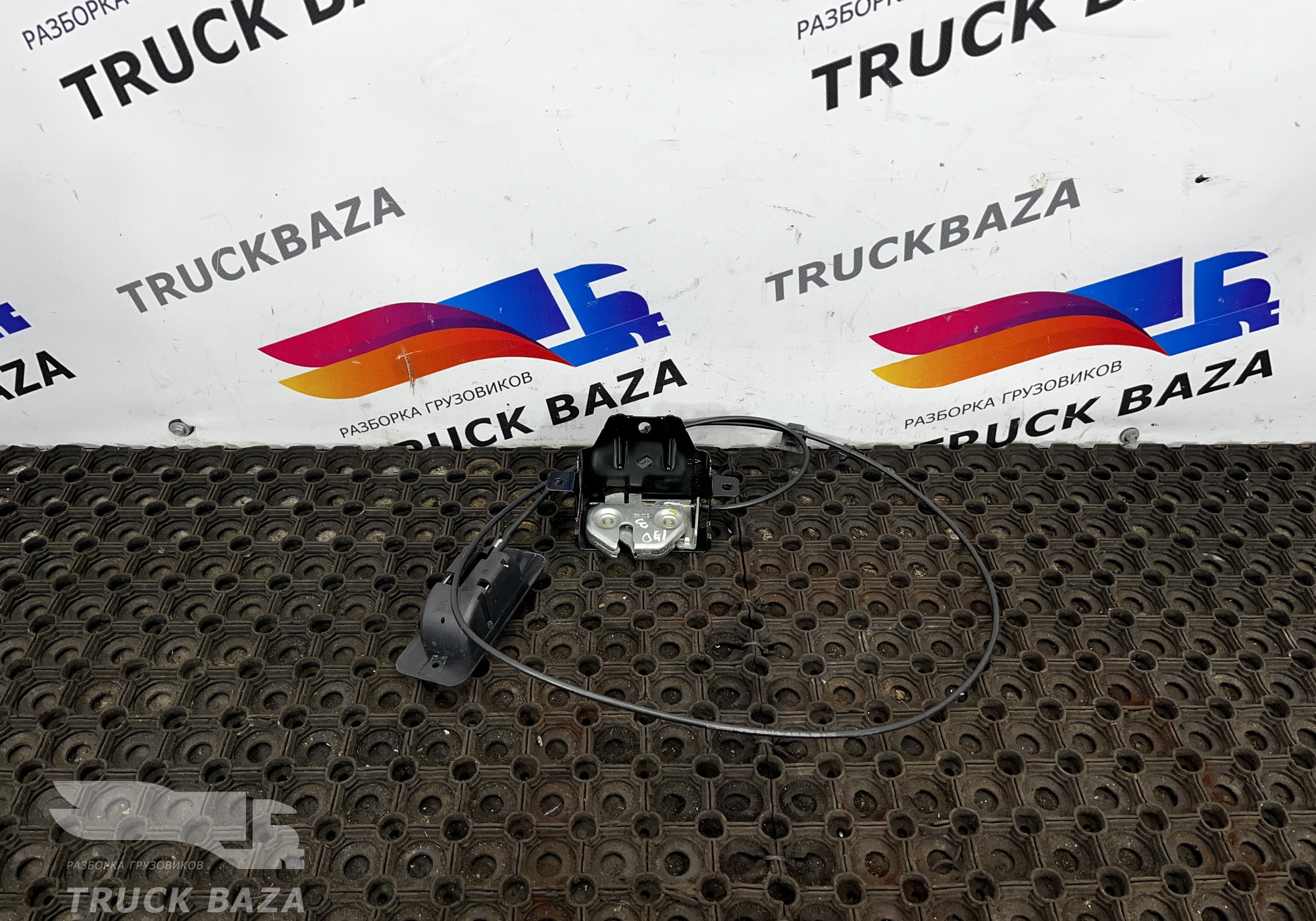 9607520250 Замок инструментального ящика левый для Mercedes-Benz