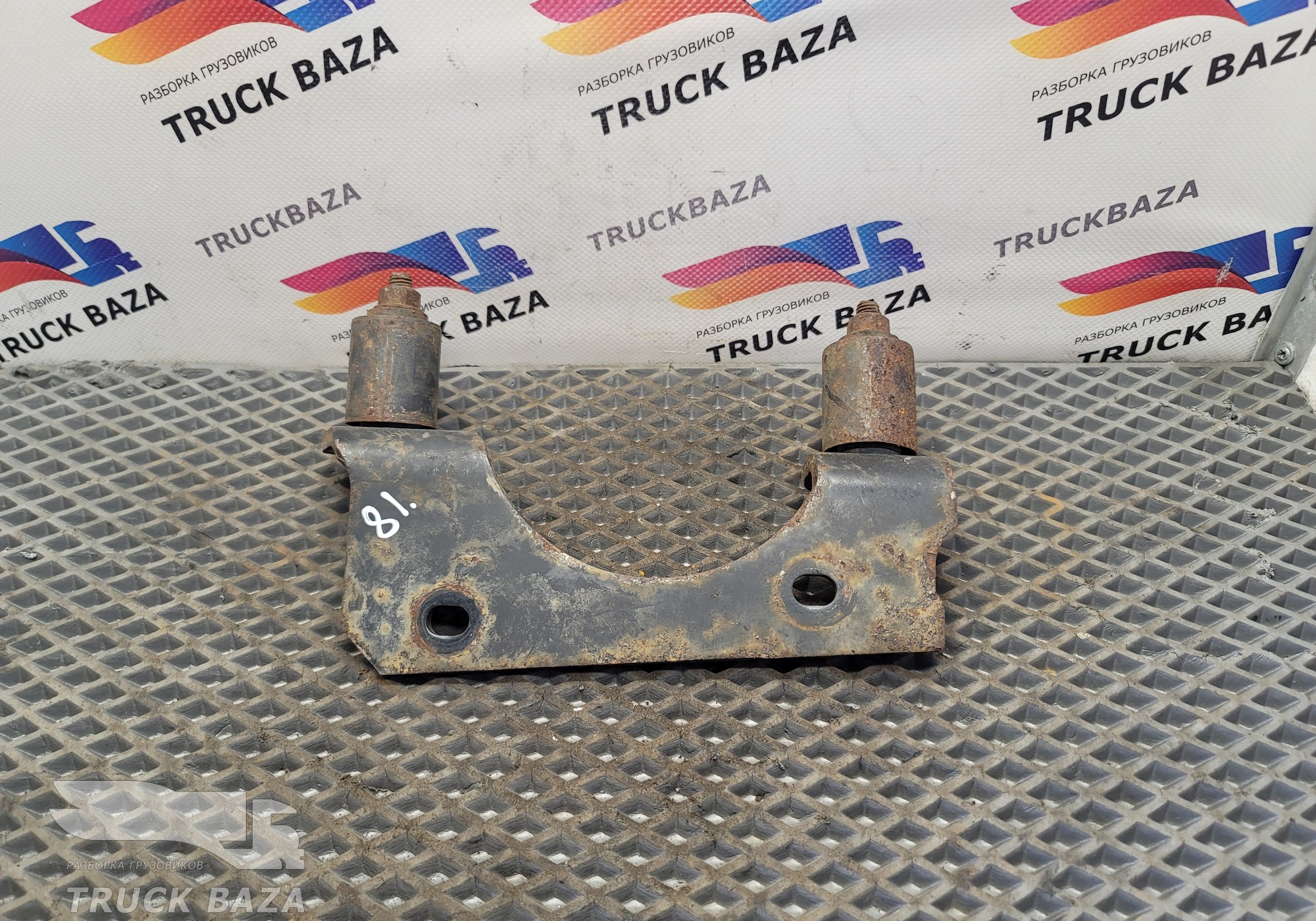 9405040640 Кронштейн радиатора для Mercedes-Benz Axor