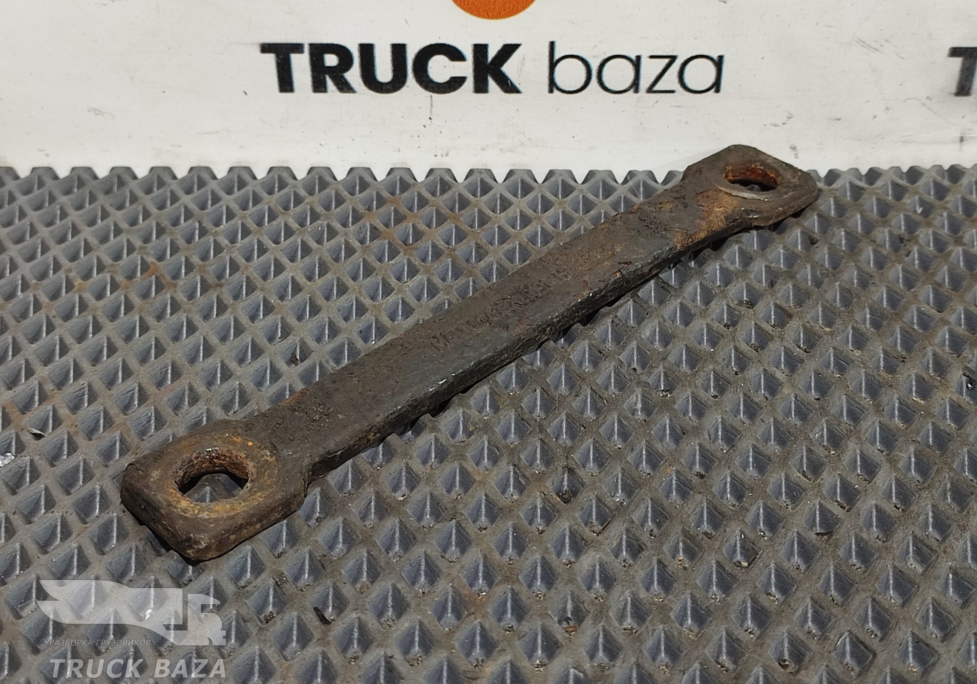 81418200191 Проставка кронштейна бака