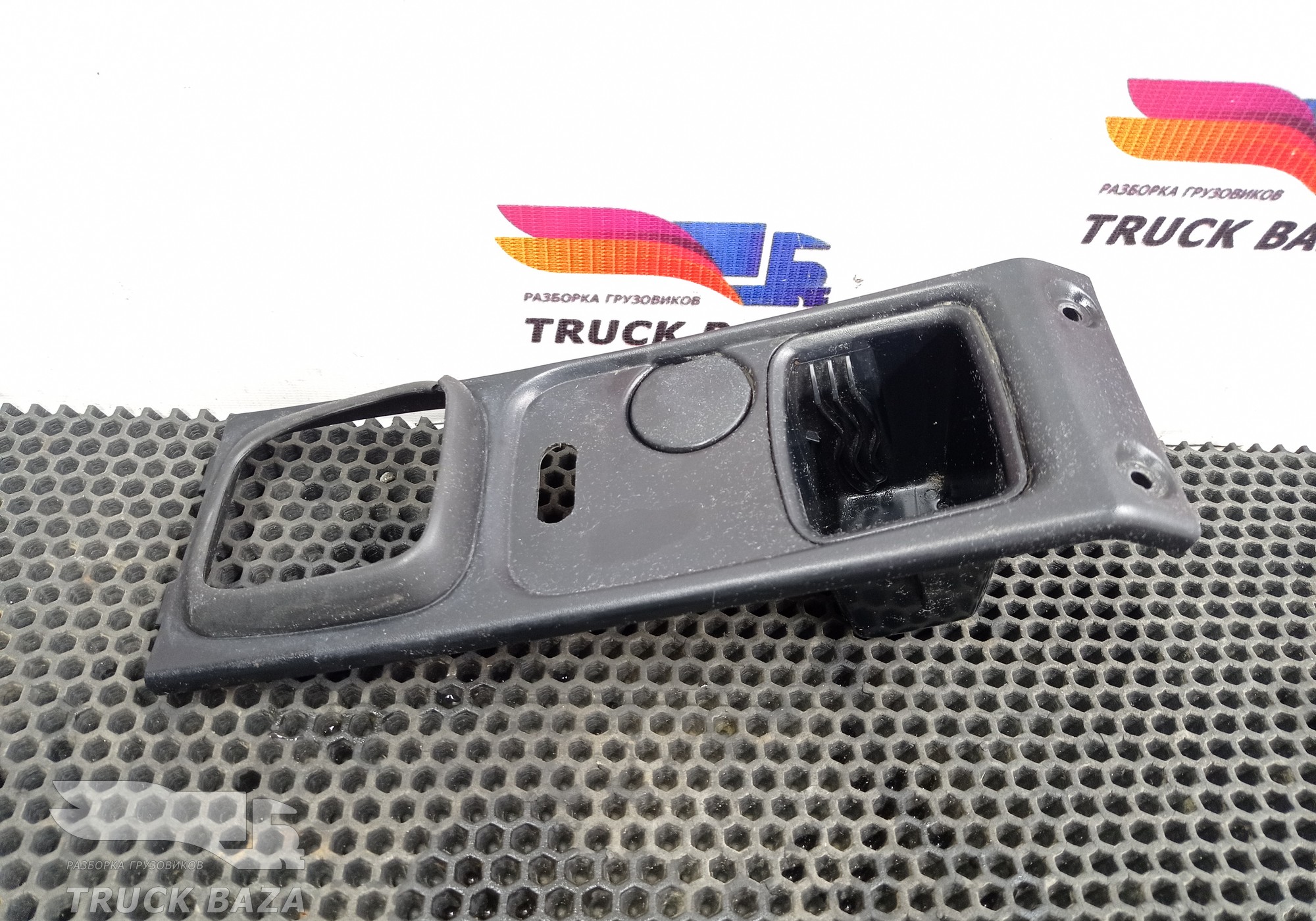 1443277 Накладка торпедо для Scania 5-series T (с 2004 по 2016)