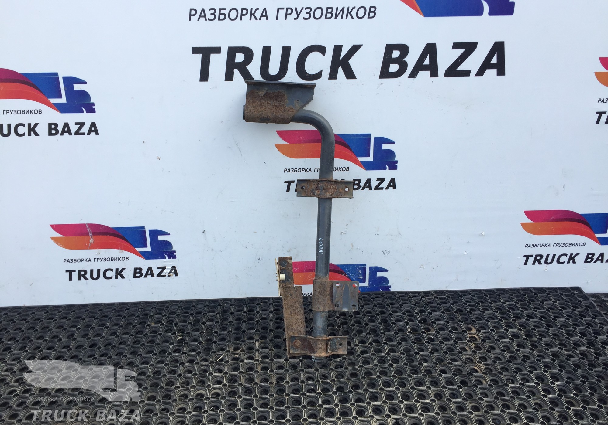 41013675 Кронштейн крепления крыла для Iveco