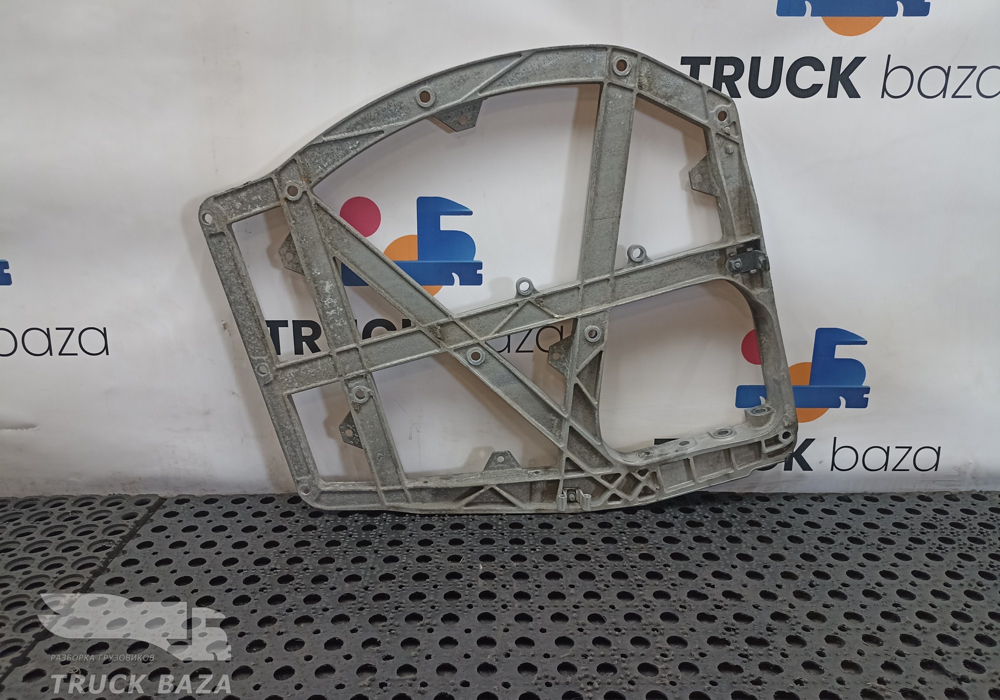 22080281 Кронштейн бака AdBlue для Volvo FM III (с 2013)