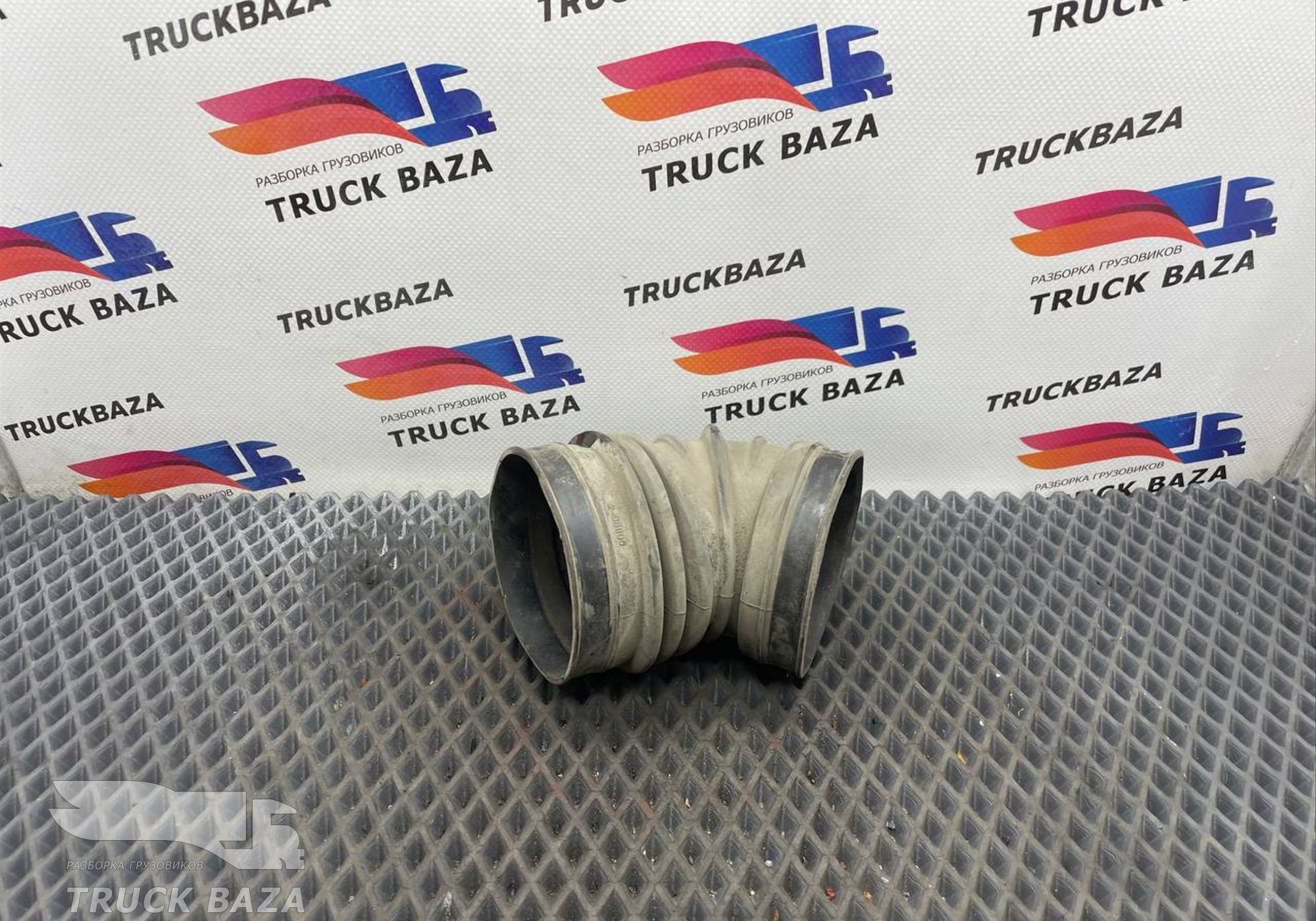 81619500261 Патрубок отопителя для Man TGX II (с 2012)