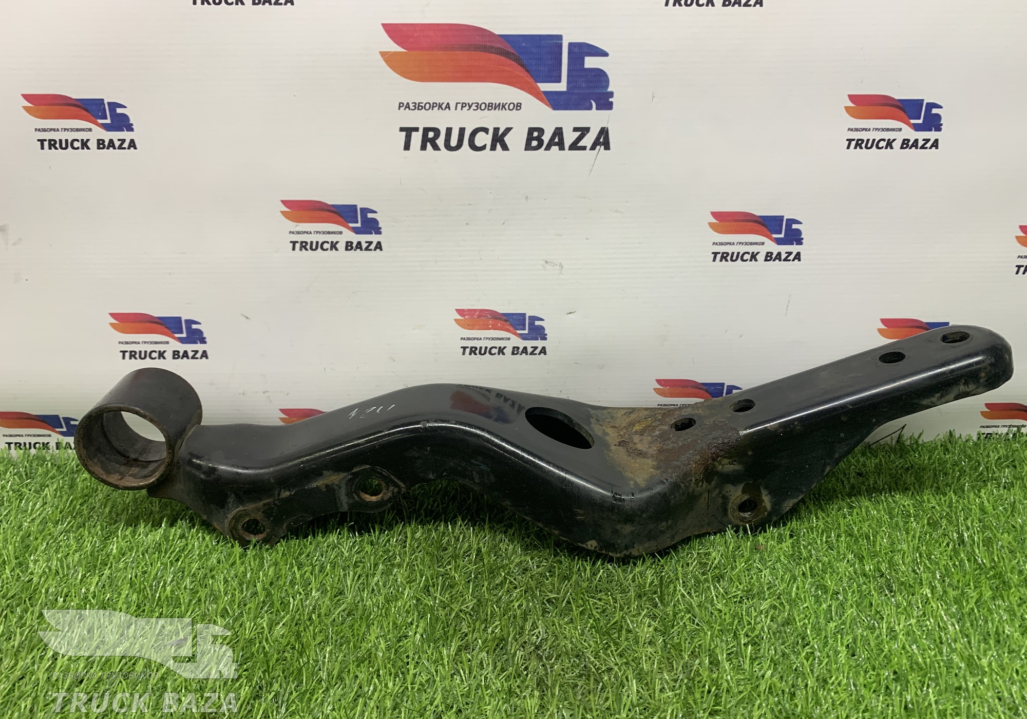 85417016001 Кронштейн замка кабины