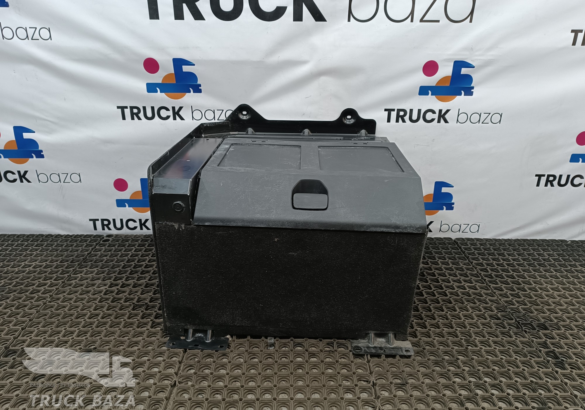 9608403105 Вещевой ящик правый для Mercedes-Benz Actros New Actros MP4 (с 2011)