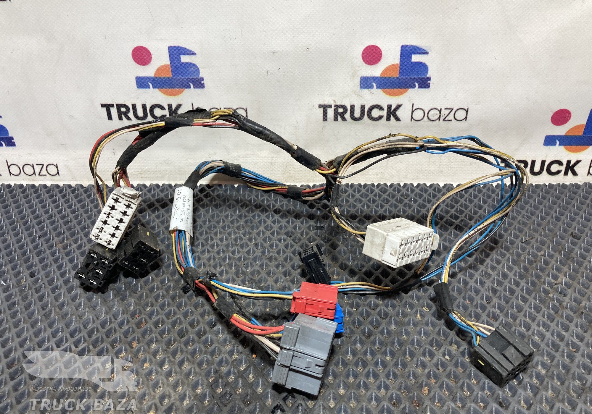 1828716 Проводка кабины для Daf XF105 (с 2005)