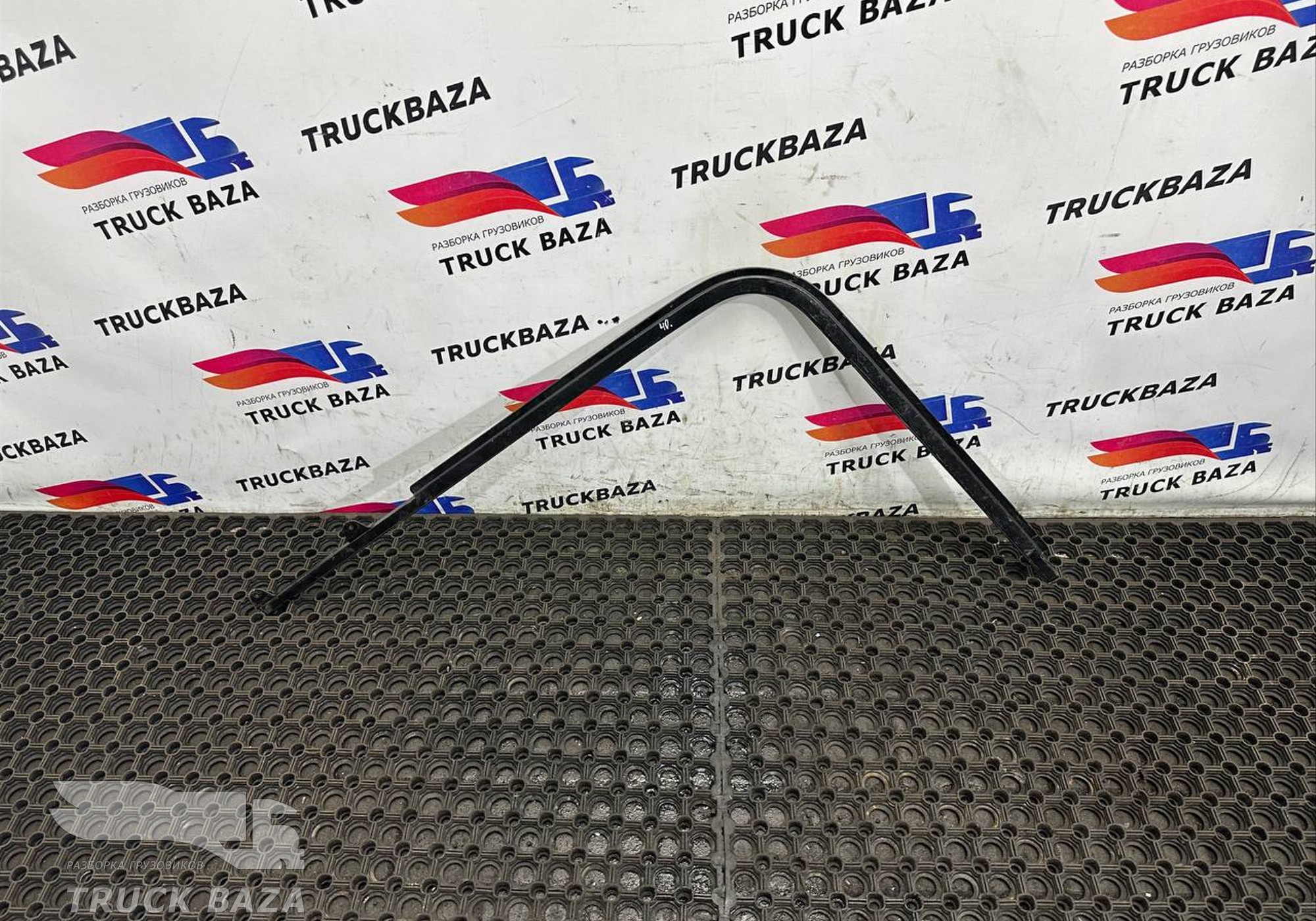 0300269 Направляющая стекла двери левой для Daf CF