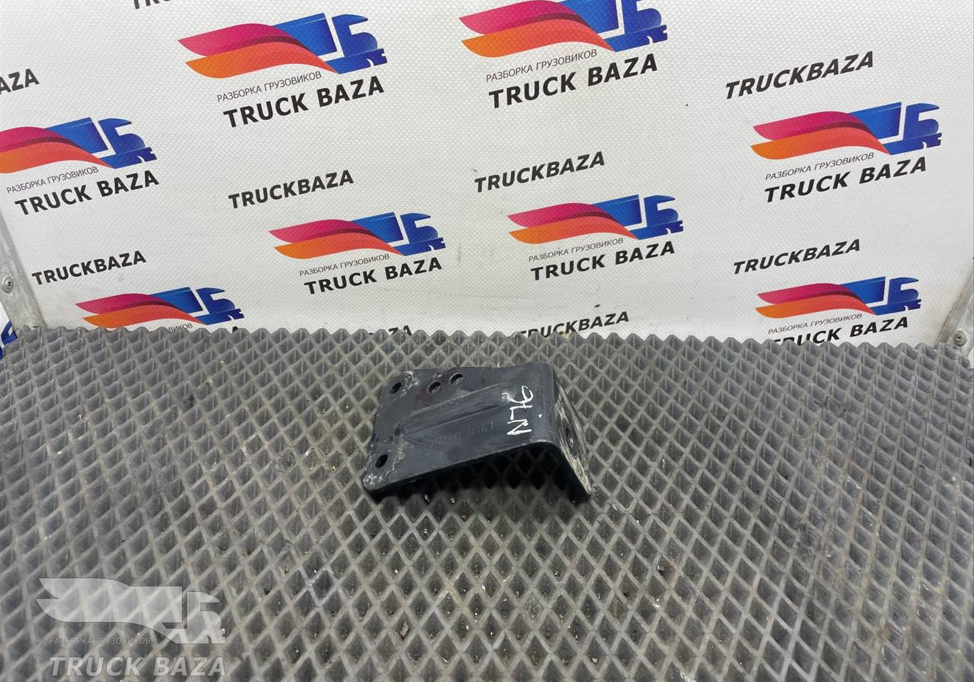 81251400161 Кронштейн фонаря заднего для Man TGX TG3 (с 2020)