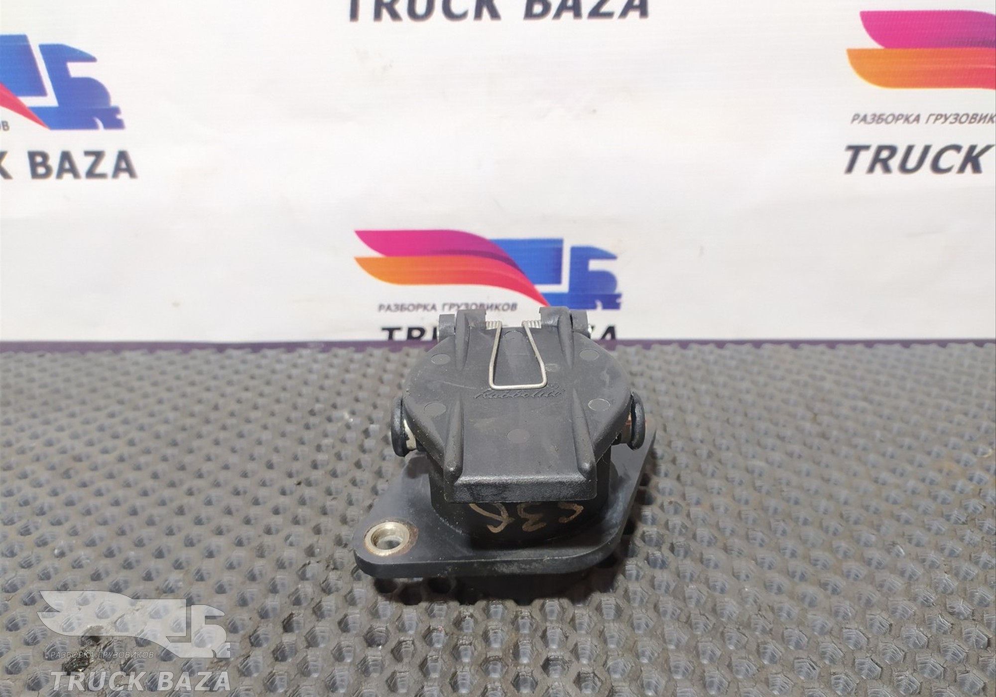 81254326042 Корпус розетки для Volvo FH