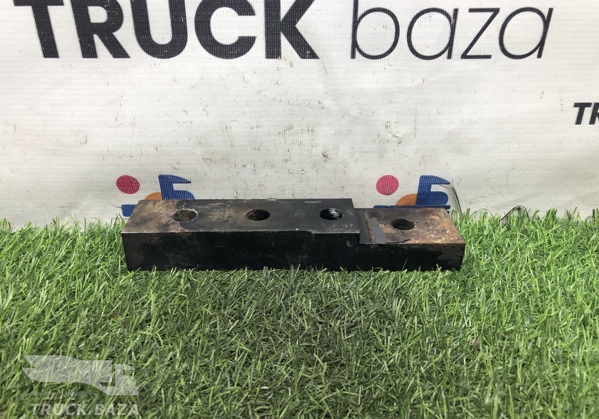 1488924 Проставка топливного бака