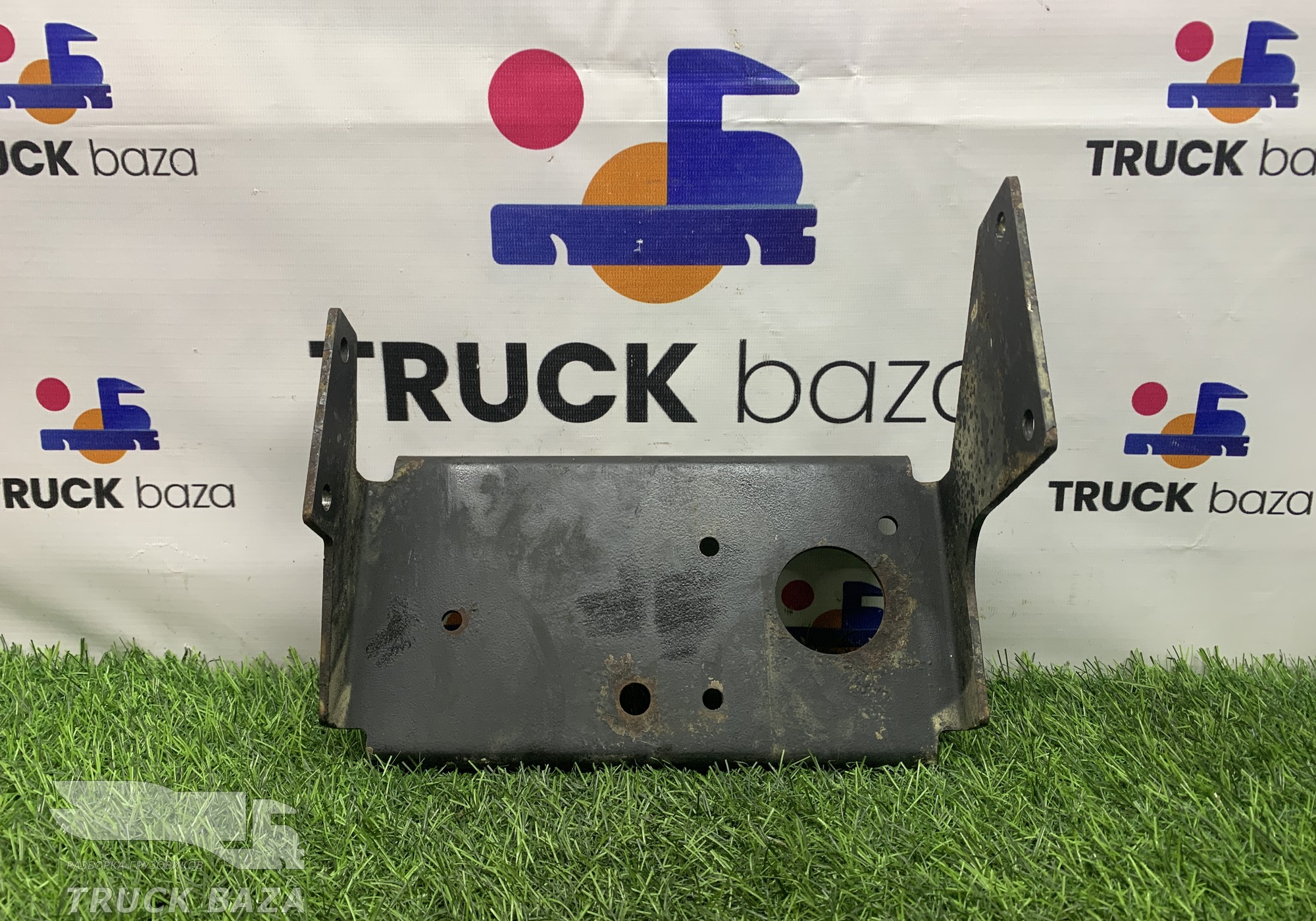 54901015125 Кронштейн трубок осушителя для КАМАЗ 5490 (с 2013)