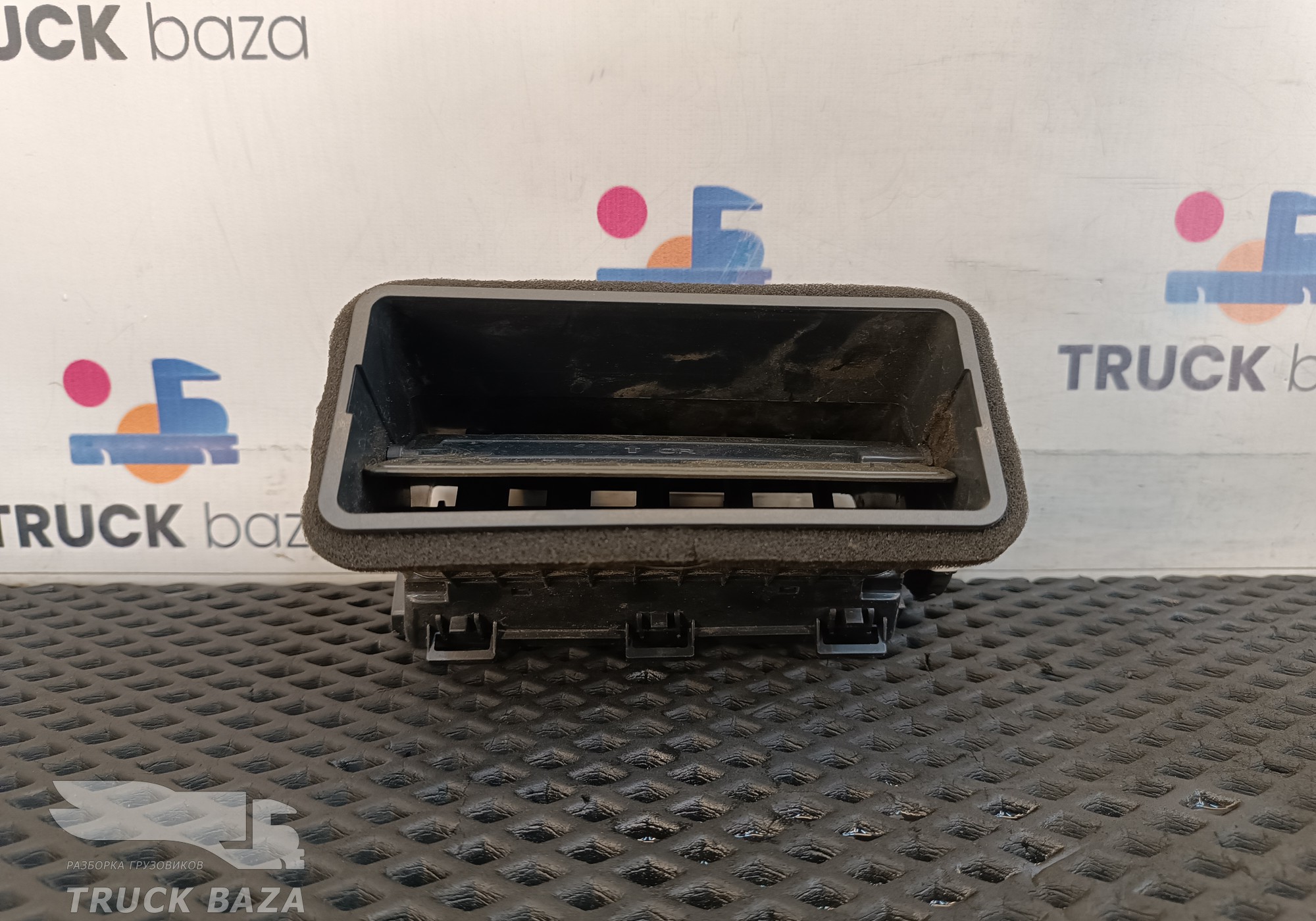 Дефлектор воздушный средний для DongFeng GX DFH4180