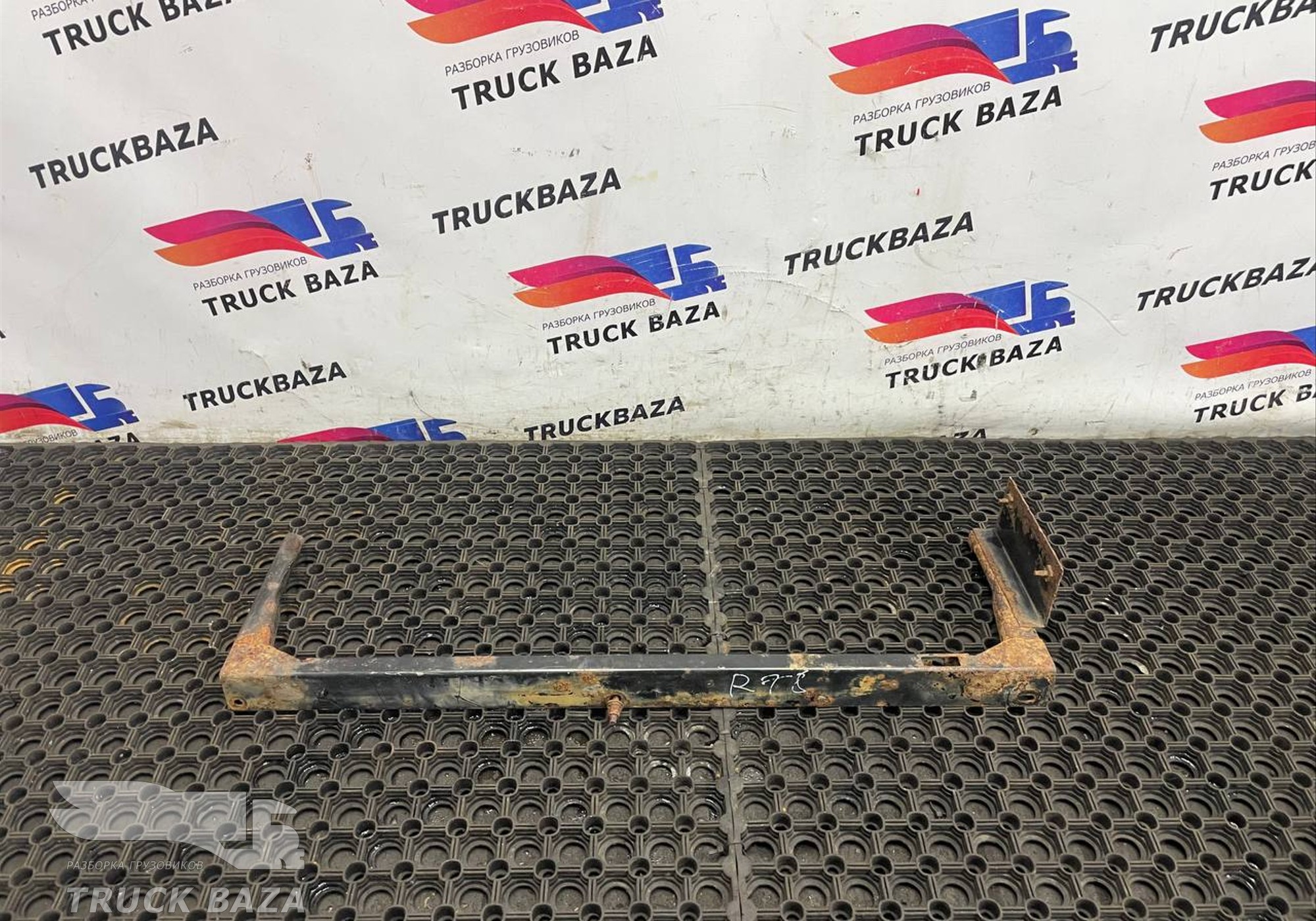 5010578970 Кронштейн инструментального ящика левый для Renault Premium II (с 2005 по 2013)