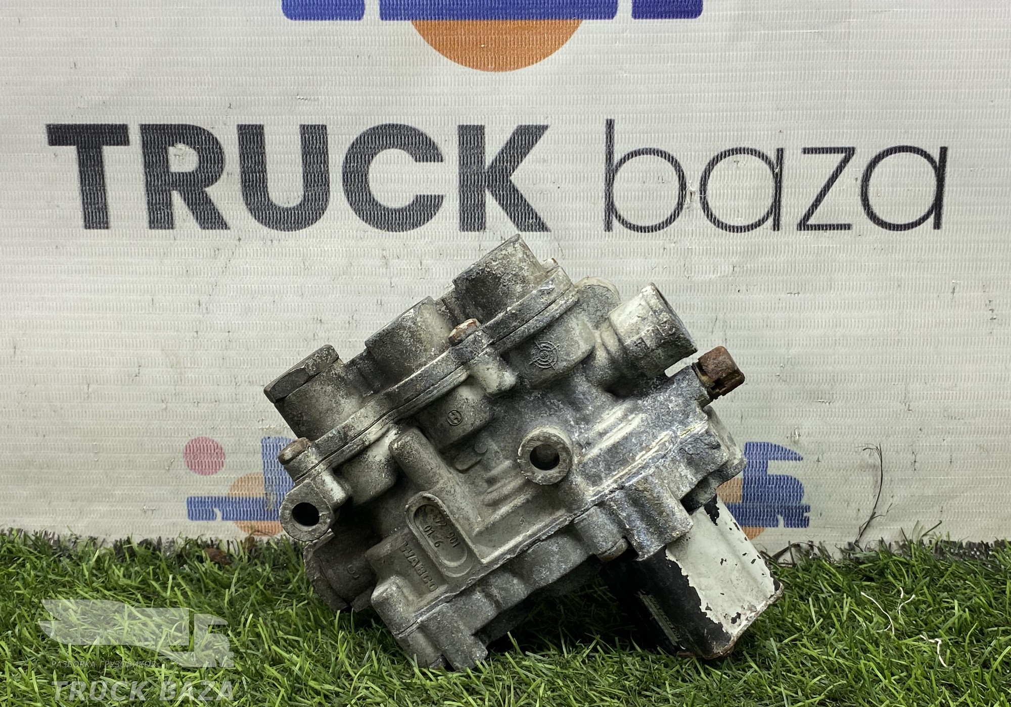 4729000740 Кран уровня пола главный