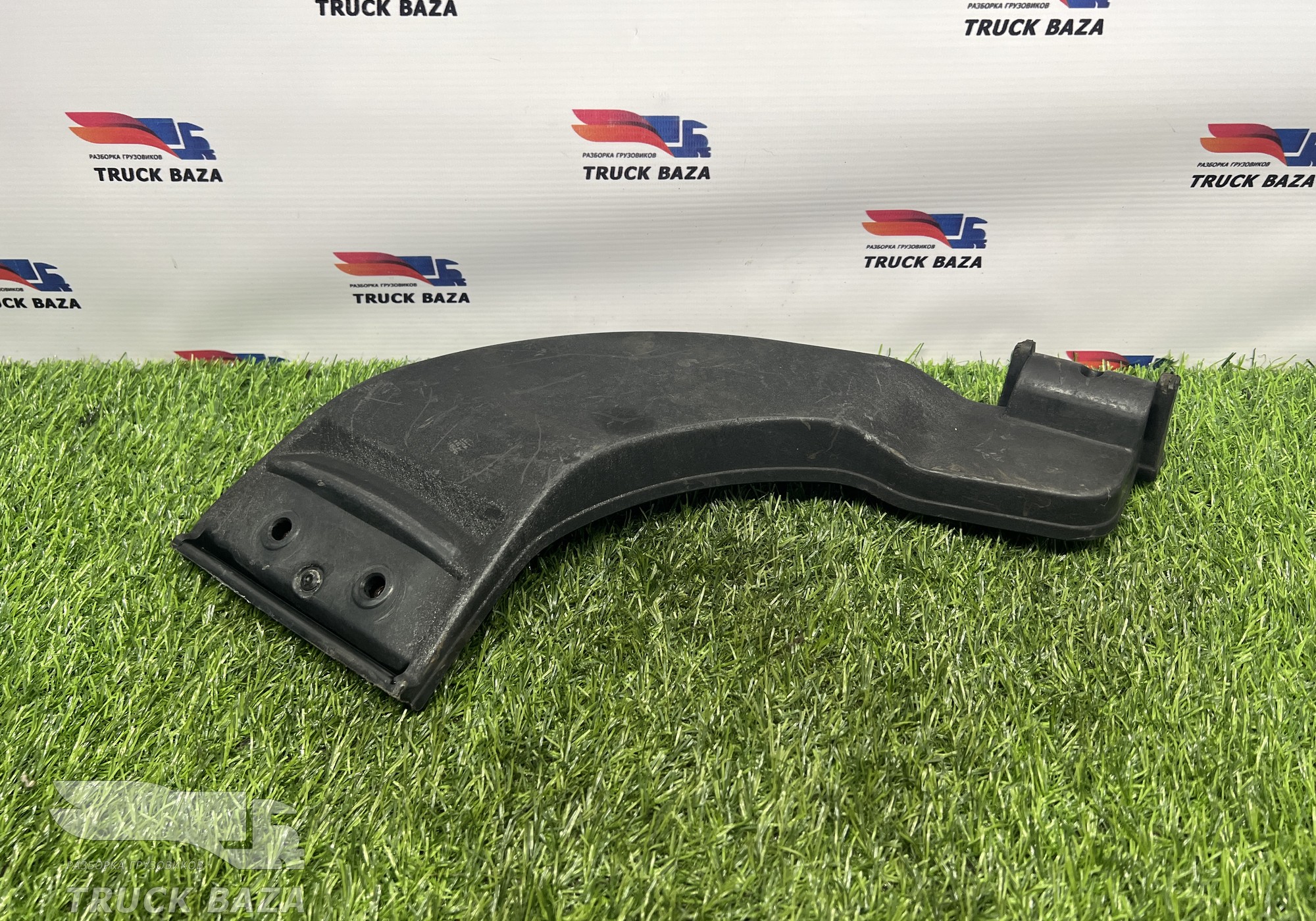 Кронштейн верхнего спойлера правый для КАМАЗ 5490 (с 2013)