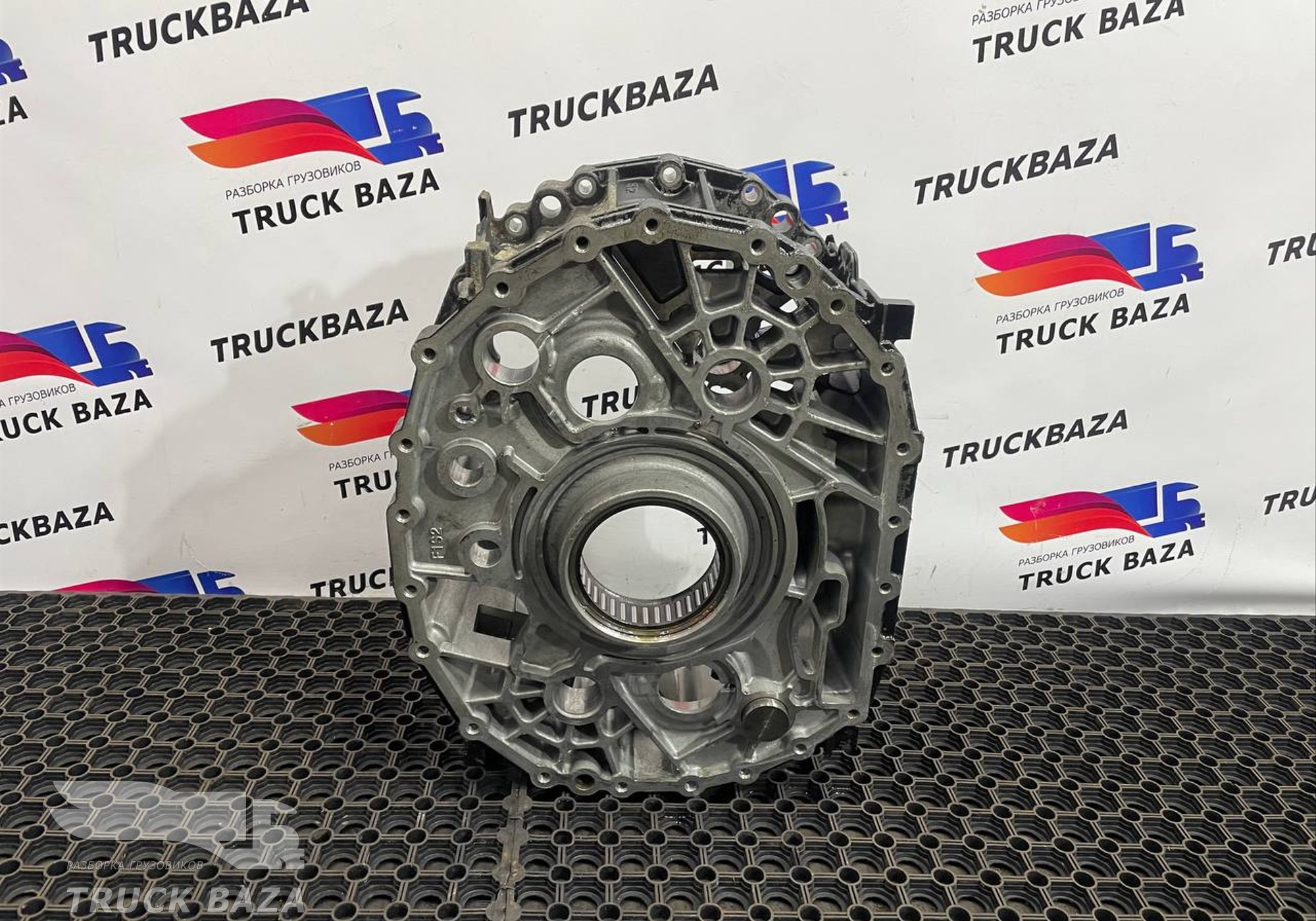 1327301050 Корпус КПП ZF средняя часть для Man TGS I (с 2007)
