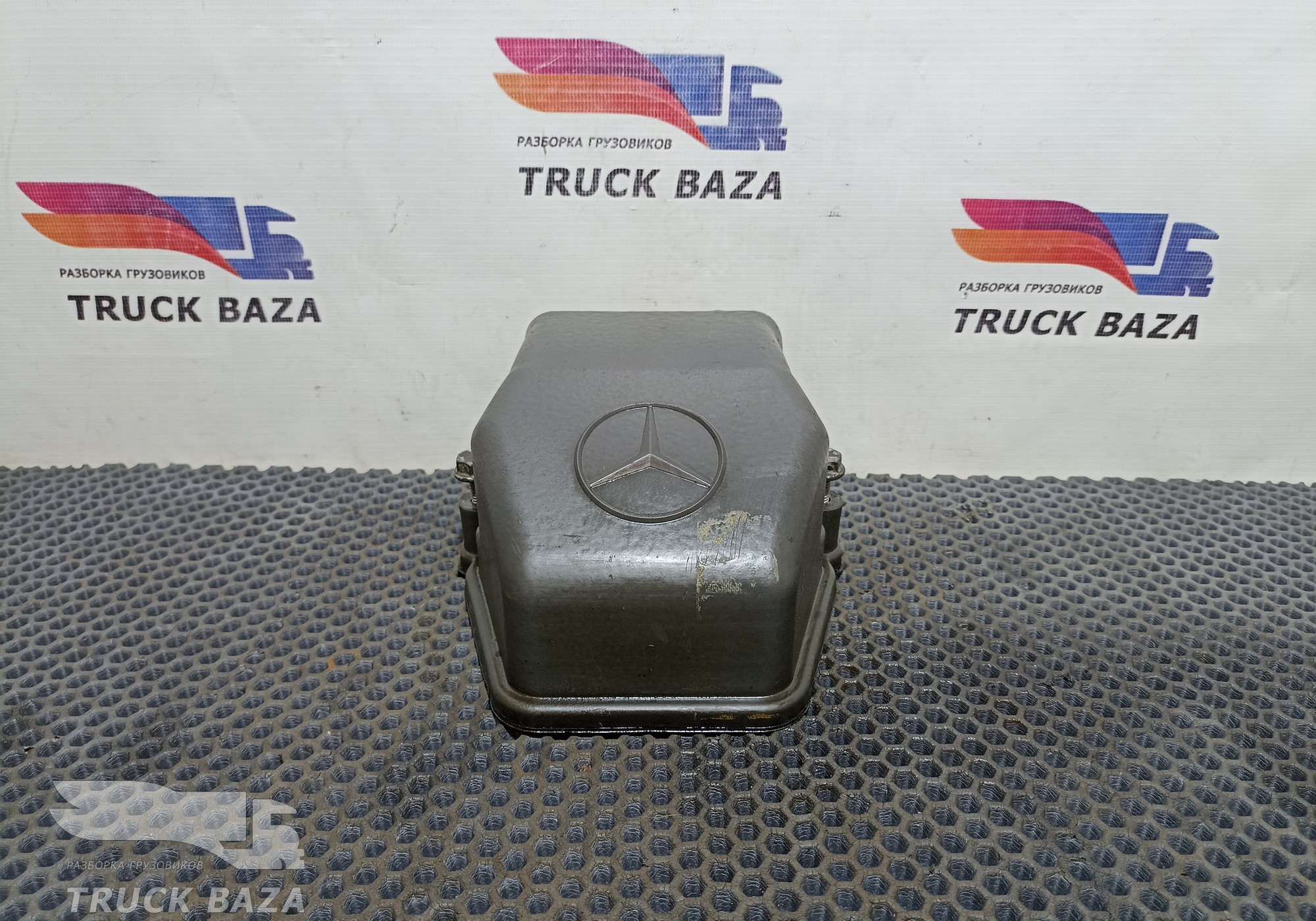 A4570100930 Крышка ГБЦ клапанная для Mercedes-Benz Axor