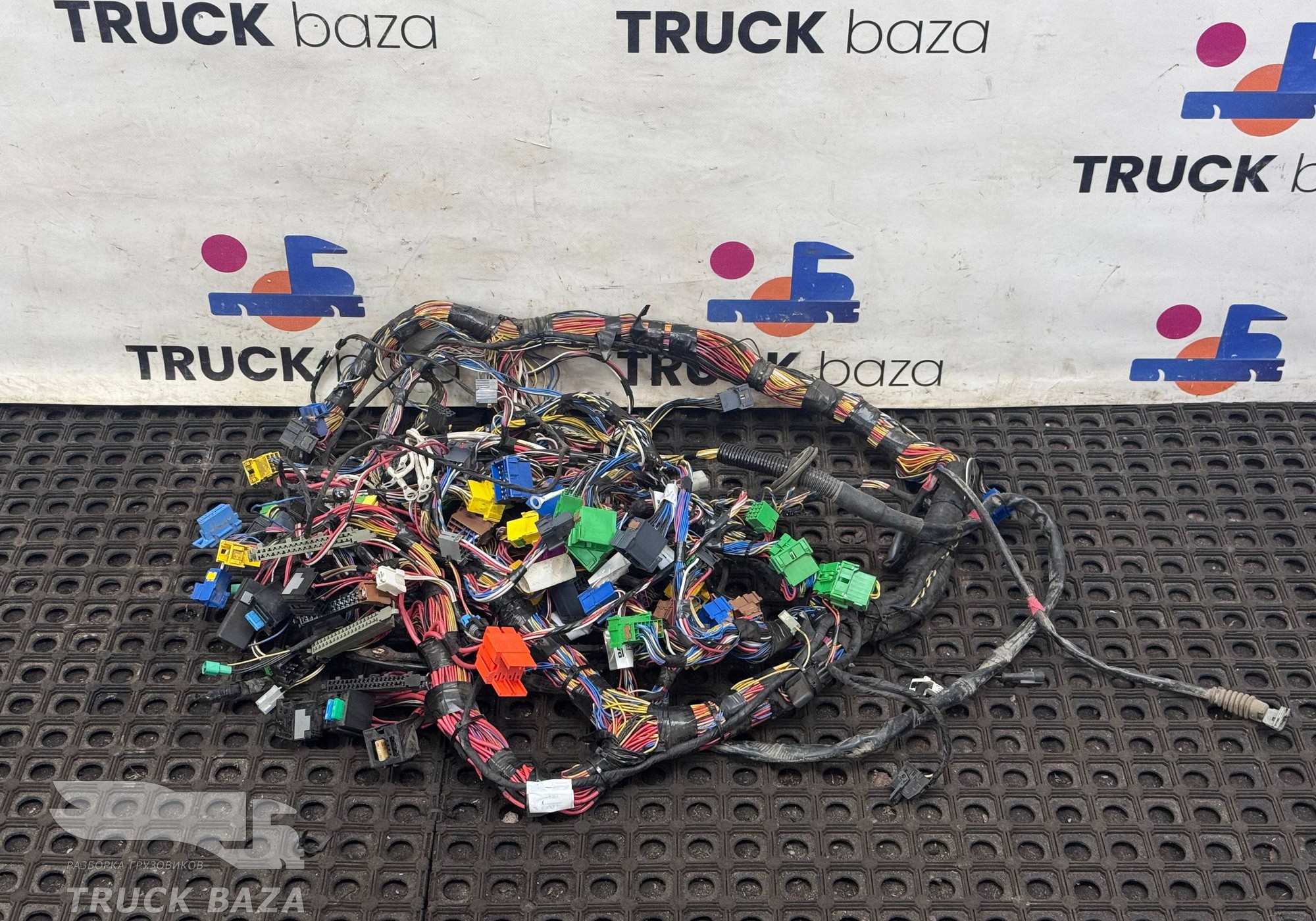 1697081 Проводка кабины основная для Daf XF105 (с 2005)