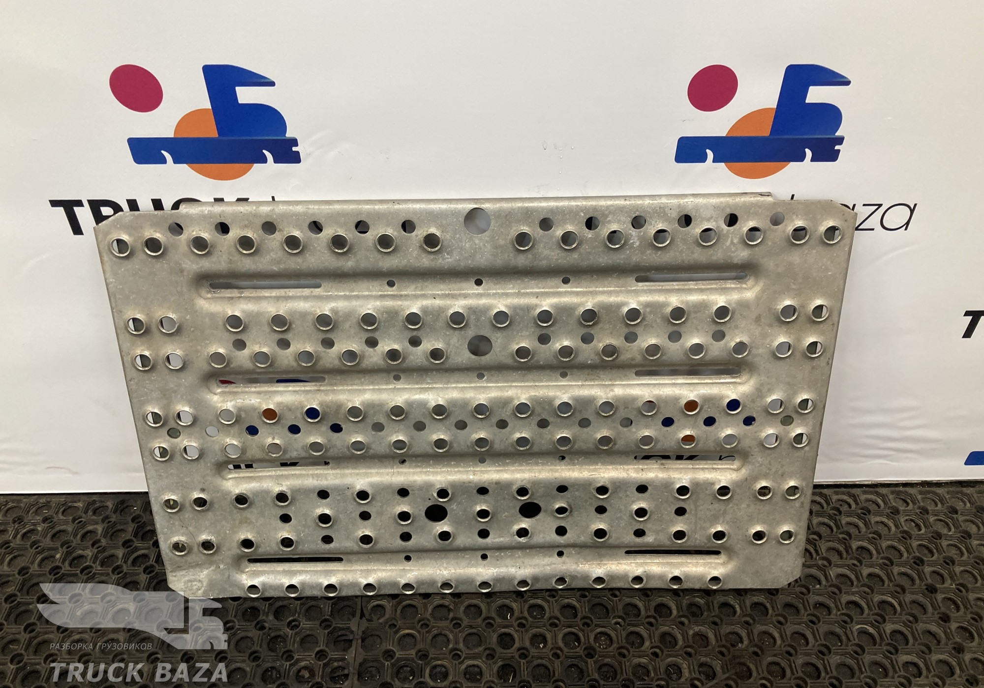 2203544 Трап на раму за кабиной для Scania