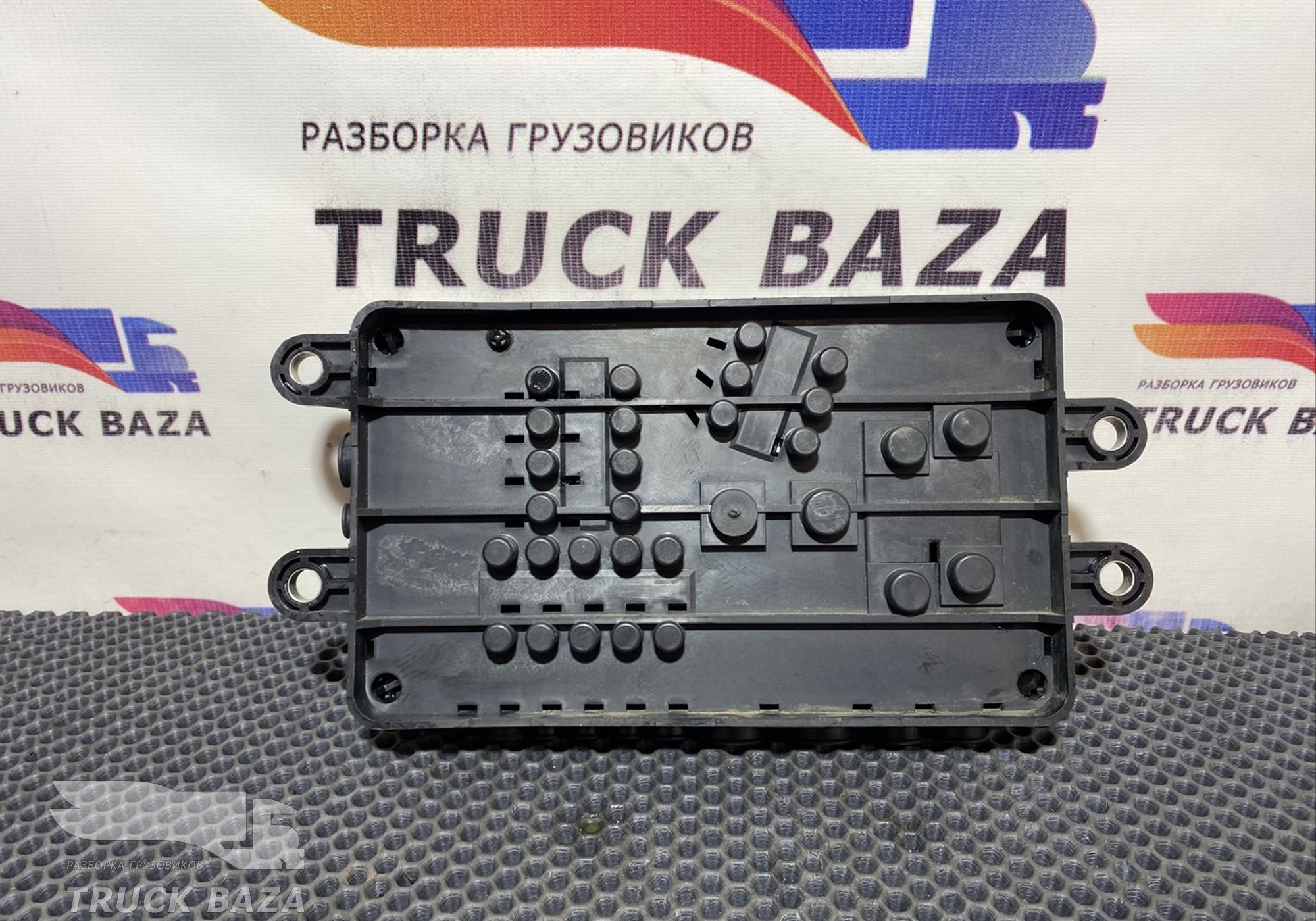 21717590 Блок силовых предохранителей для Volvo