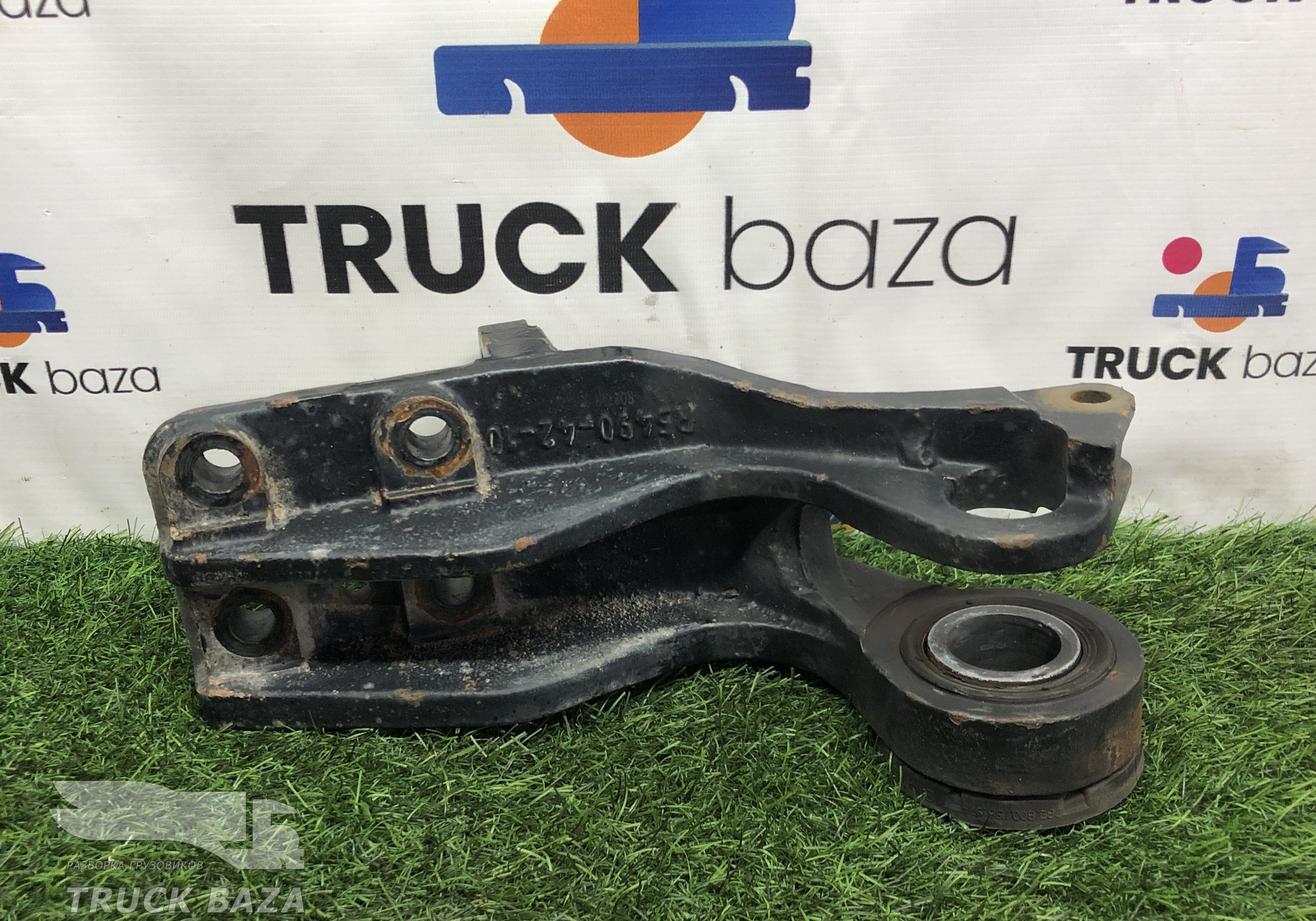 R5490500204210 Кронштейн торсиона кабины правый