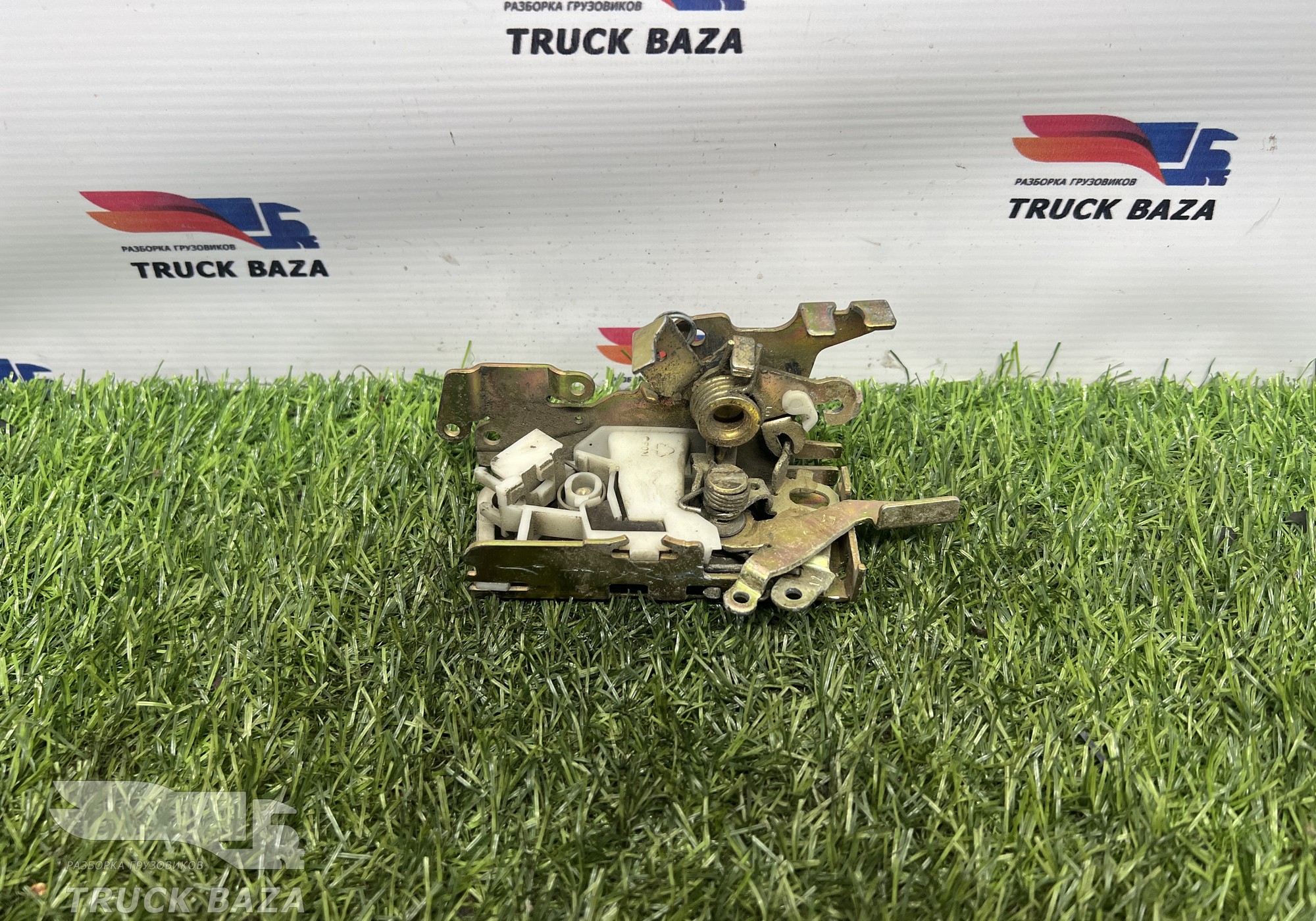 9737200535 Замок двери левой