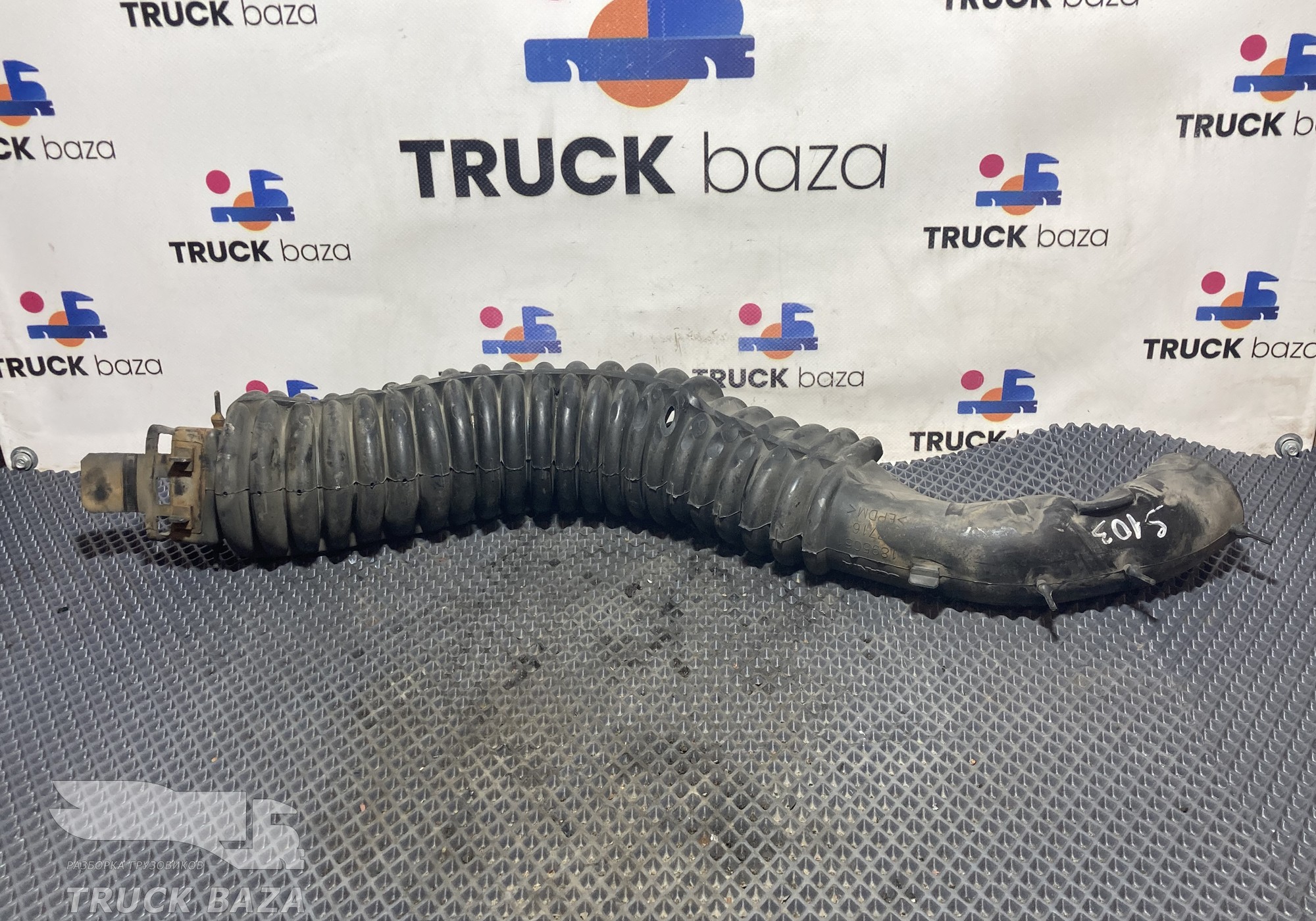 1895051 Гофра электропроводки