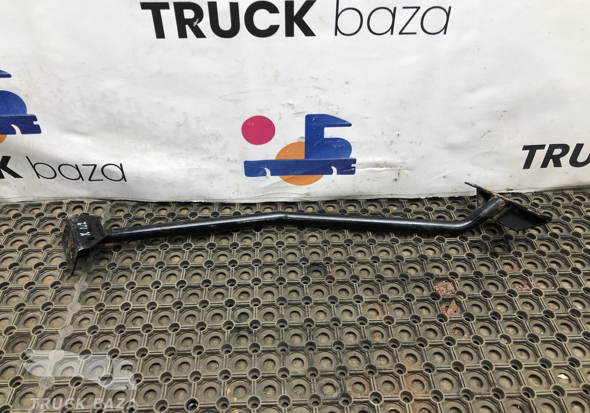 1292818 Кронштейн подножки левый для Daf XF105 (с 2005)