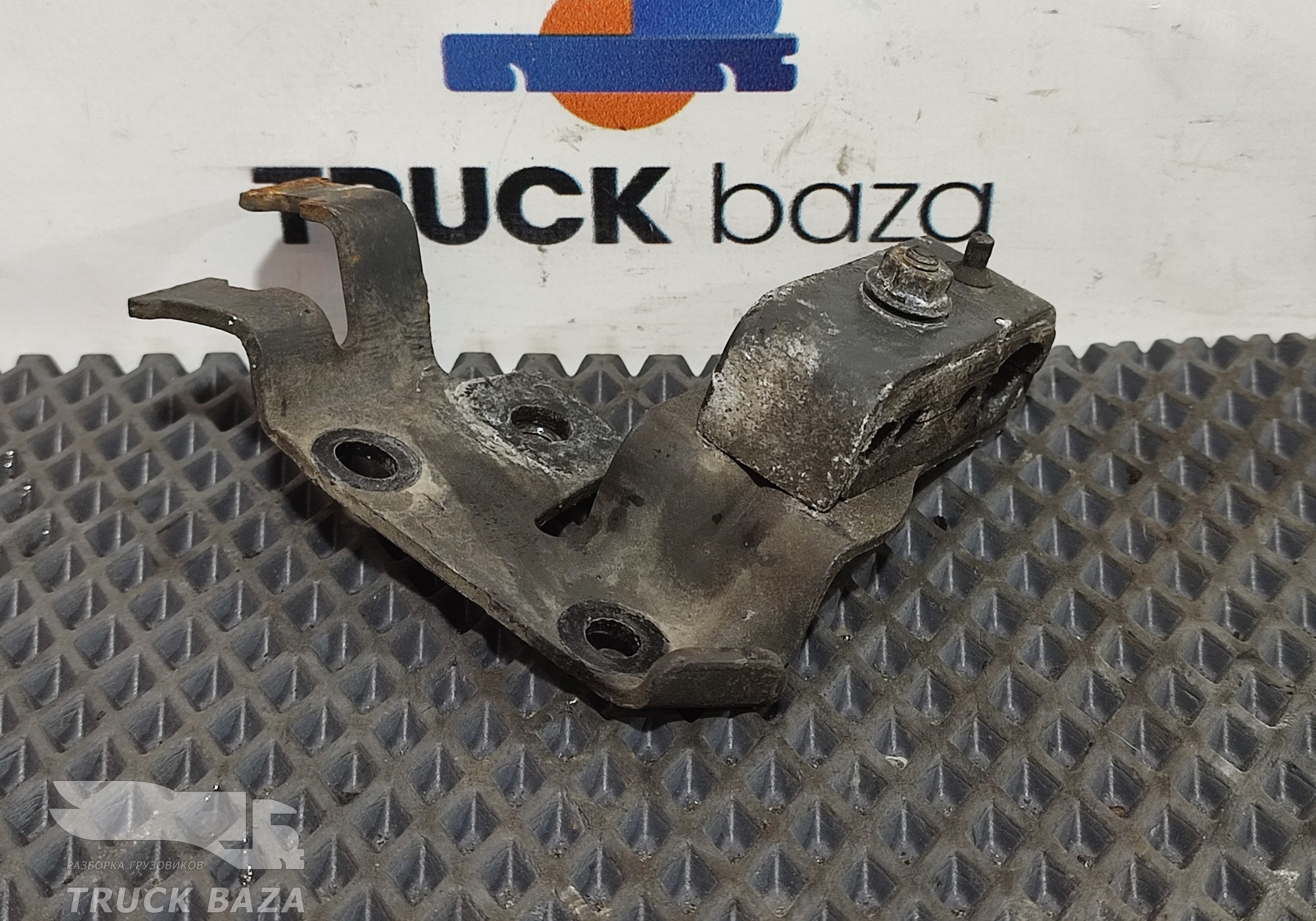 1817612 Кронштейн системы вентиляции картера