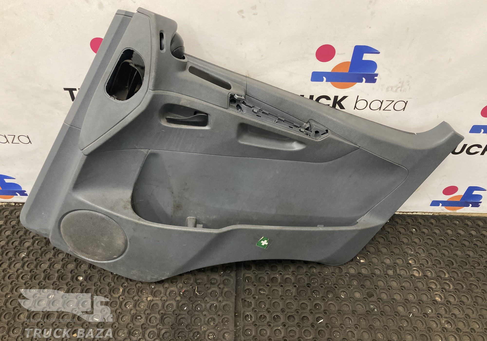 A9407200070 Обшивка двери правой для КАМАЗ