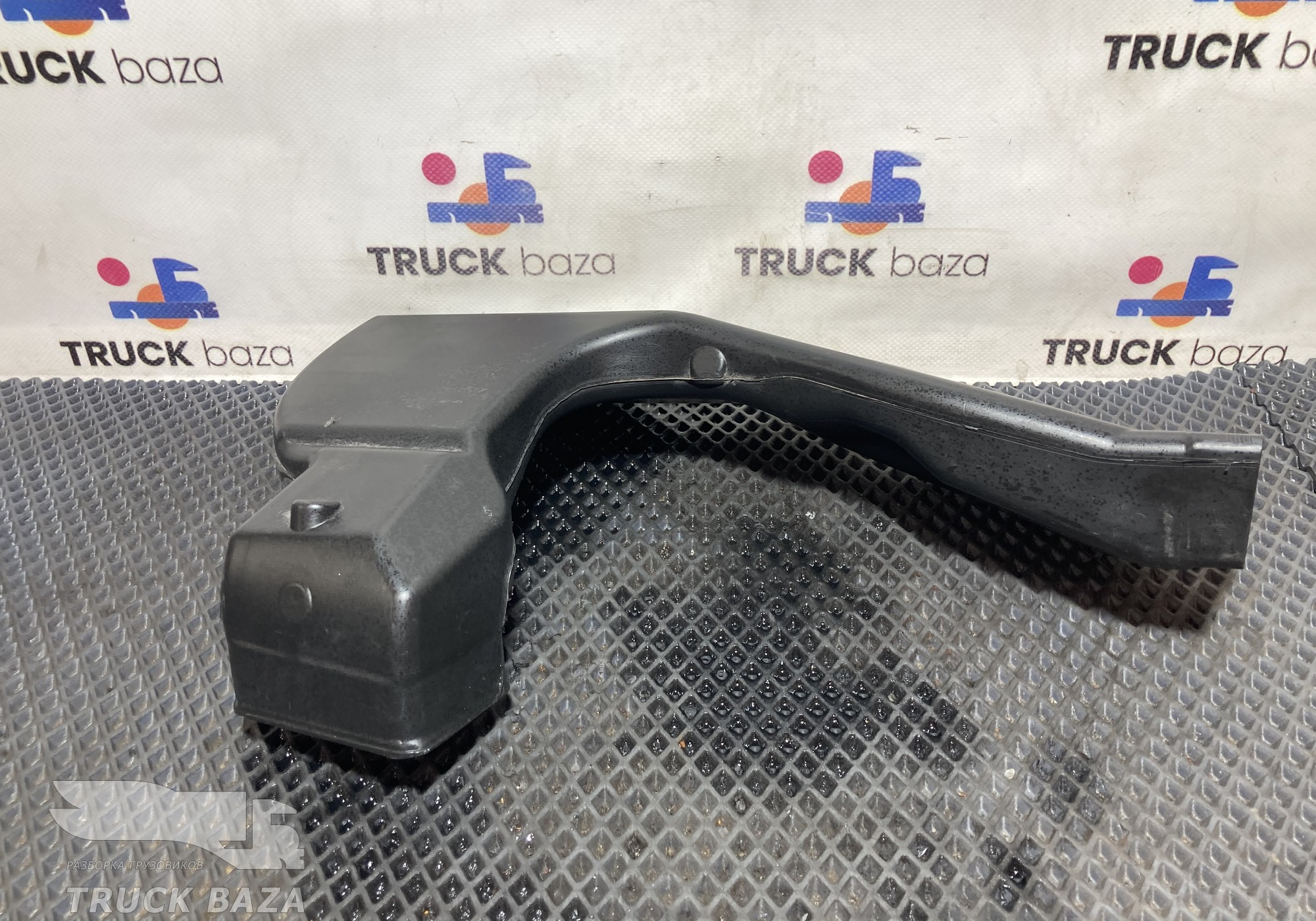 81619500401 Воздуховод отопителя