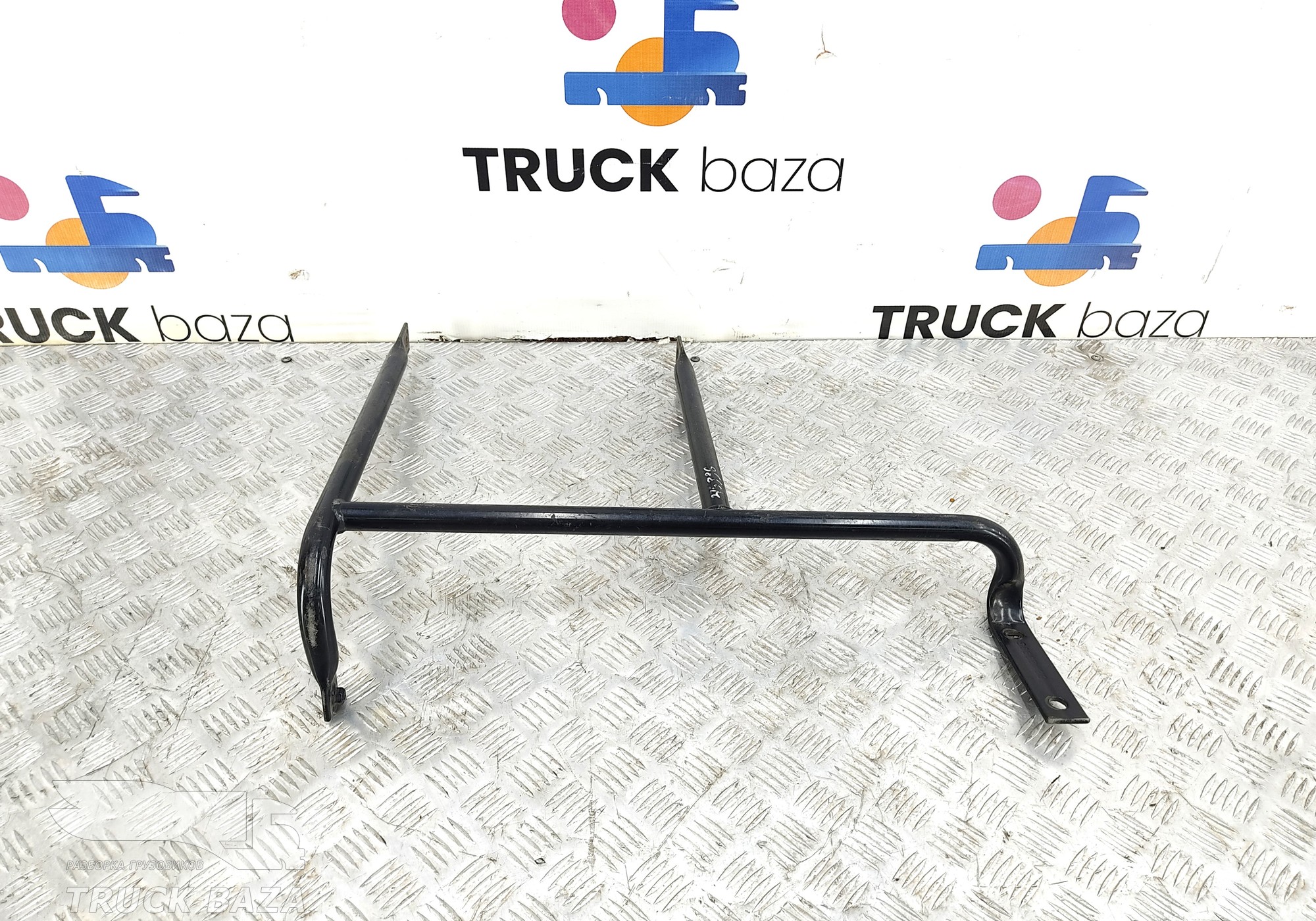 82423895 Кронштейн спойлера кабины для Volvo FH 4 (с 2012)