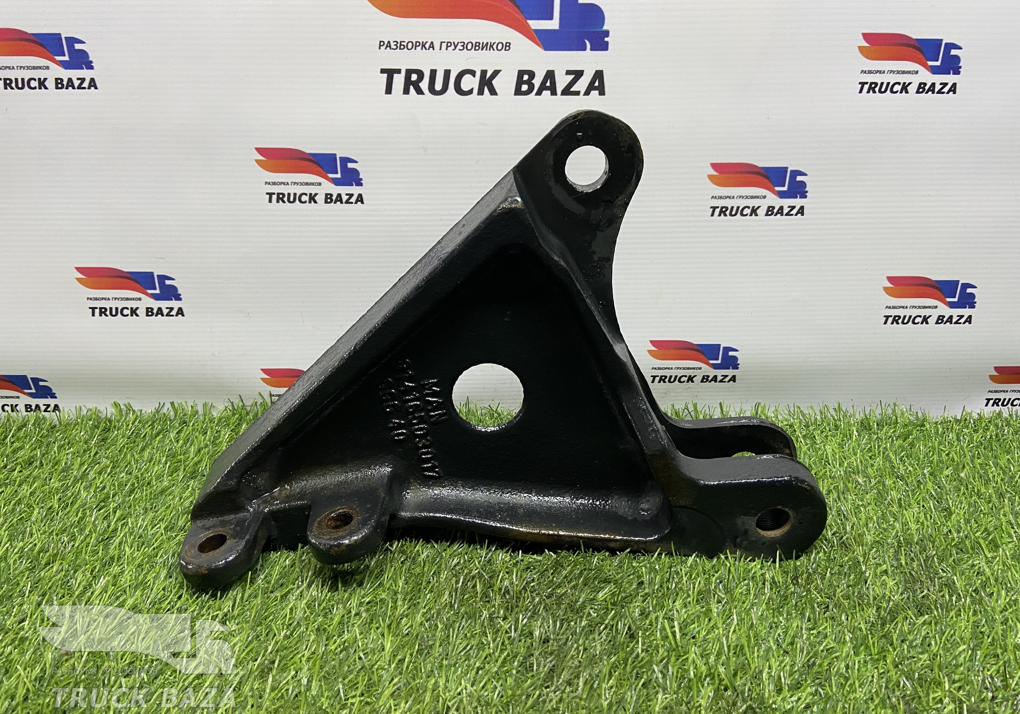 81416503017 Кронштейн усилителя бампера левый для Man TGX