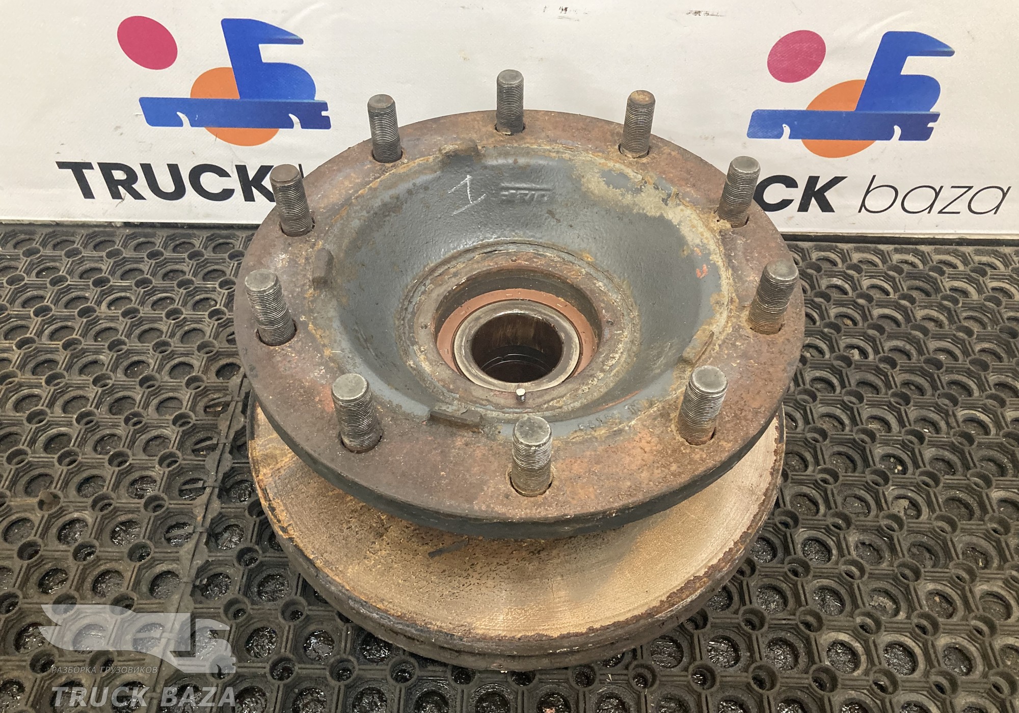 1818004 Ступица передняя