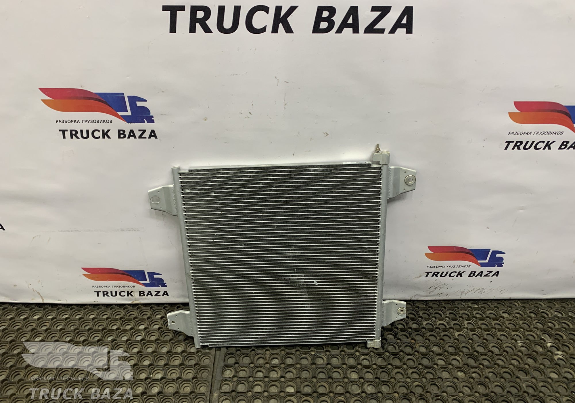 350325 Радиатор кондиционера (конденсер) для Daf XF105 (с 2005)