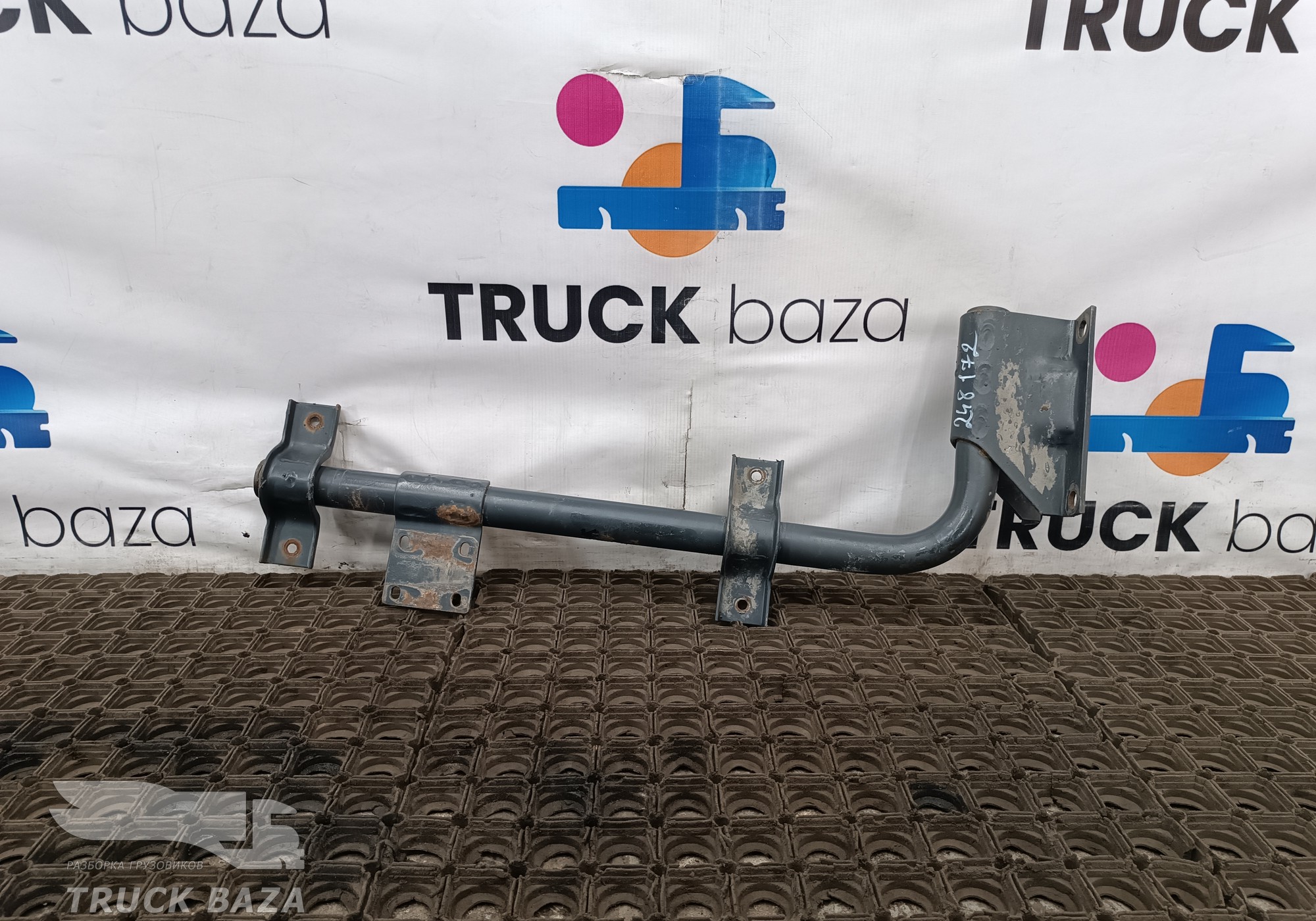 41013675 Кронштейн кабины левый для Iveco Stralis II Hi-Way (с 2012)