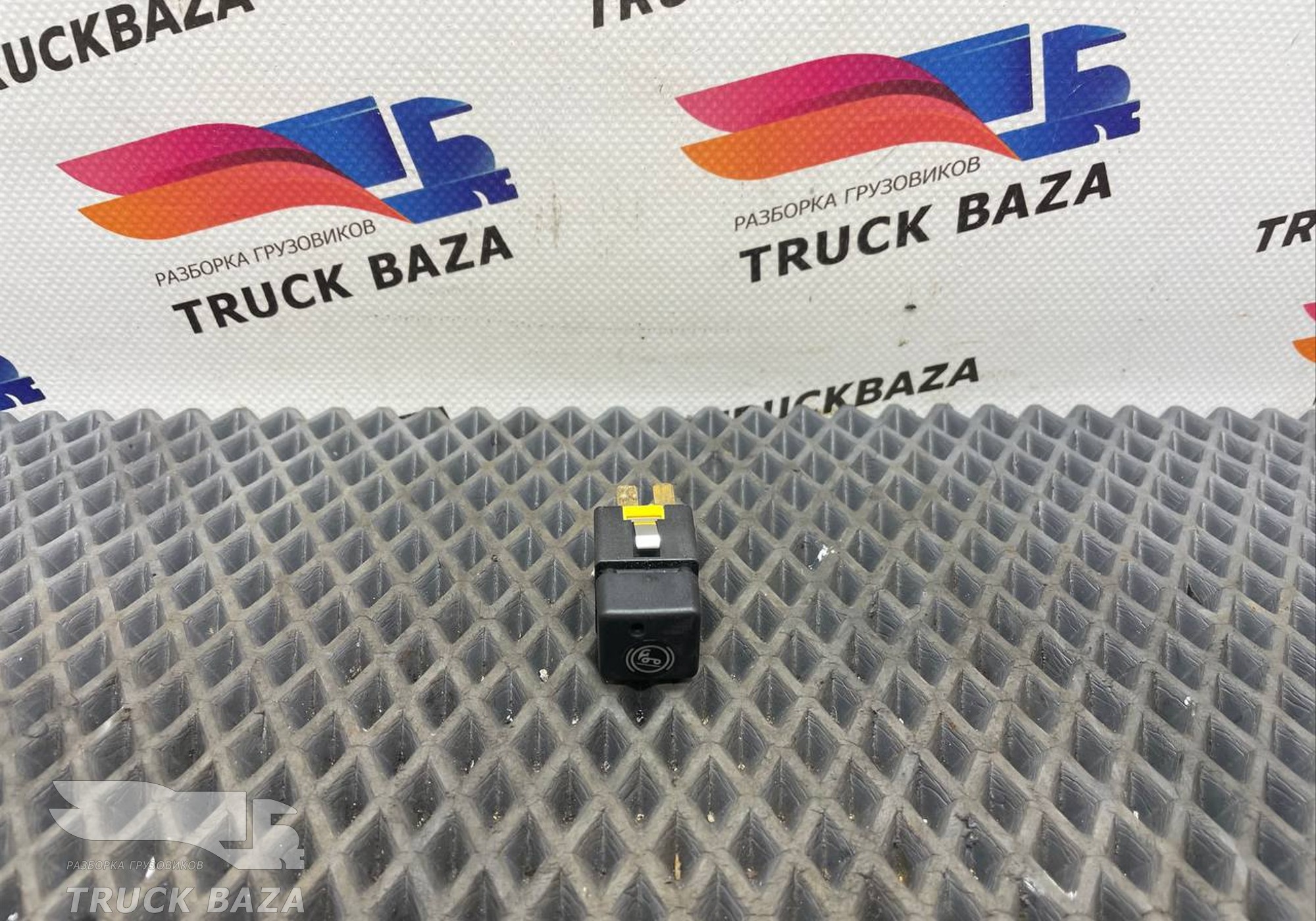 1697144 Кнопка усиленного движения для Daf XF106 (с 2012)