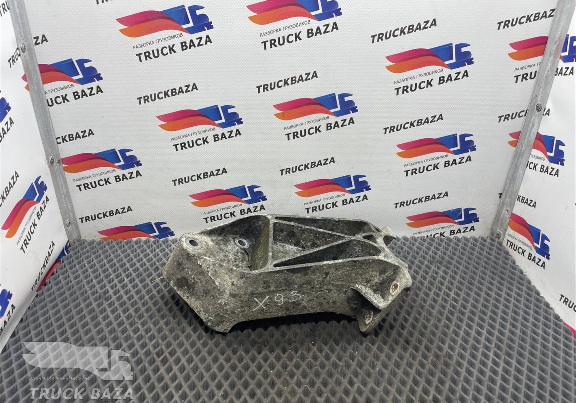 1371224 Кронштейн крепления крыла для Daf XF106 (с 2012)