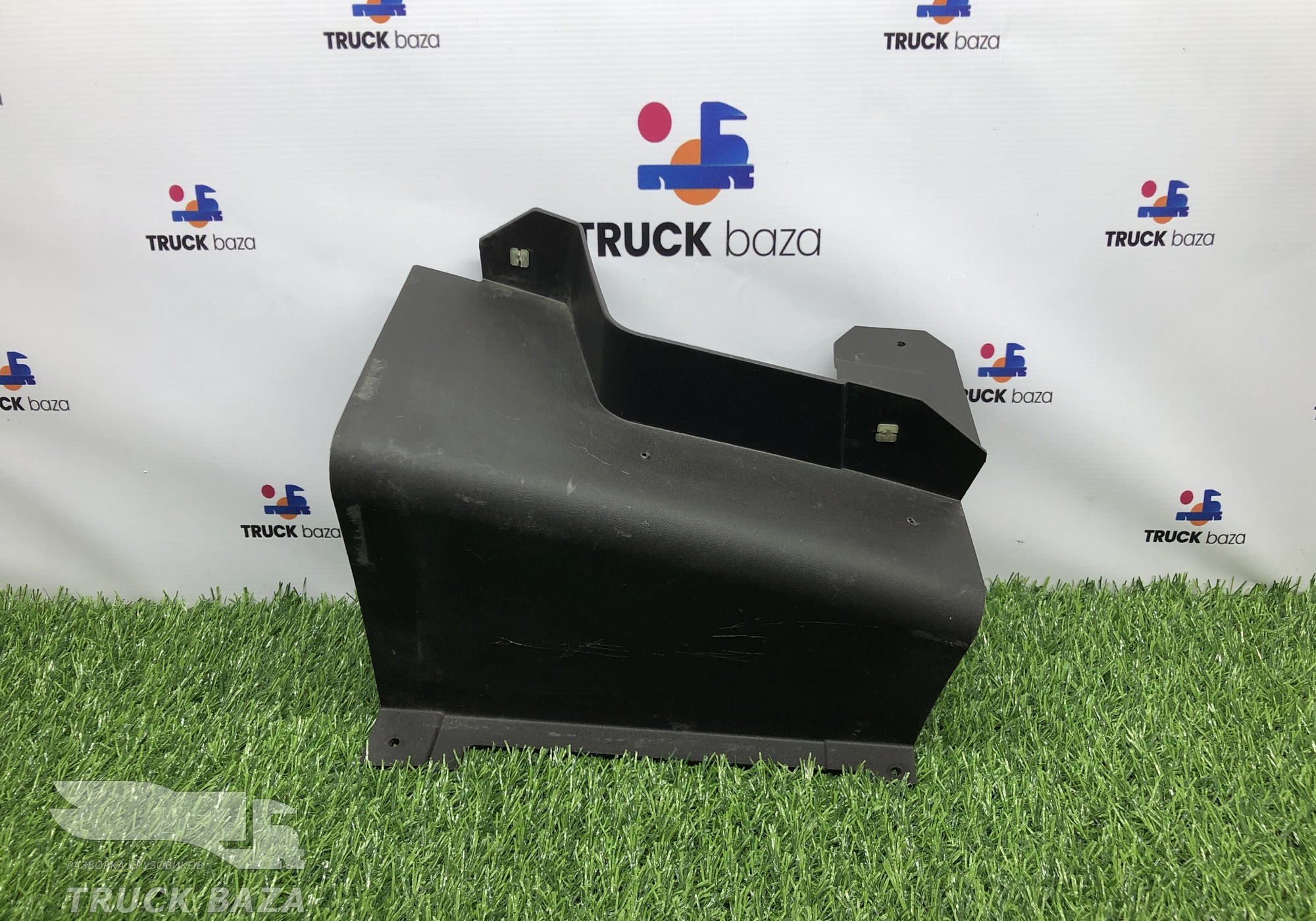 549015337016 Накладка торпедо правая для КАМАЗ 54901