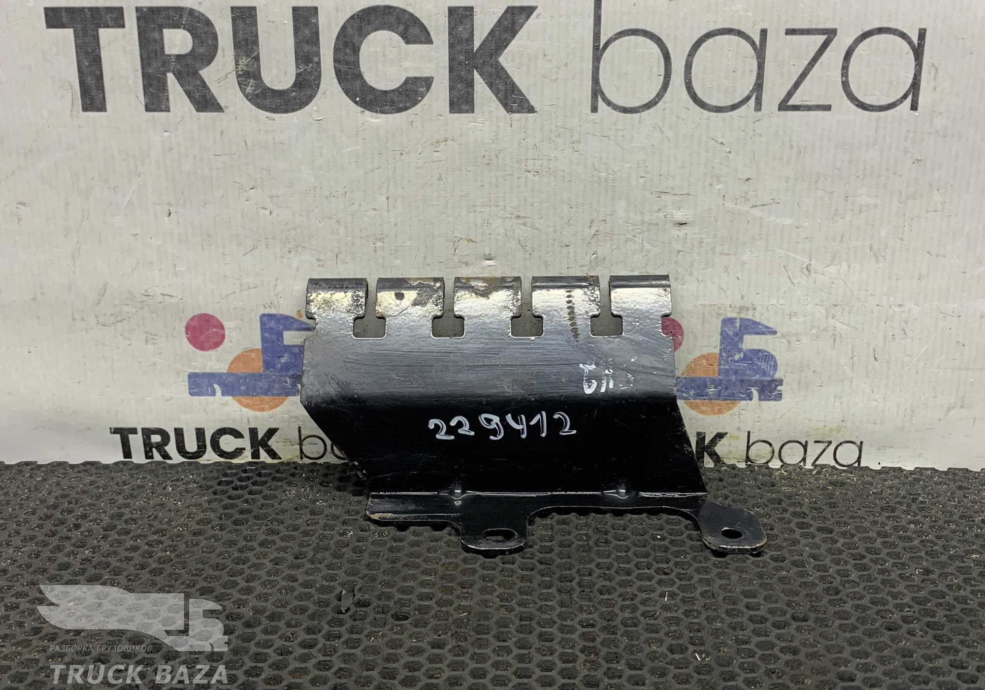DZ97189189701 Кронштейн проводки для Shacman X3000 (с 2014)