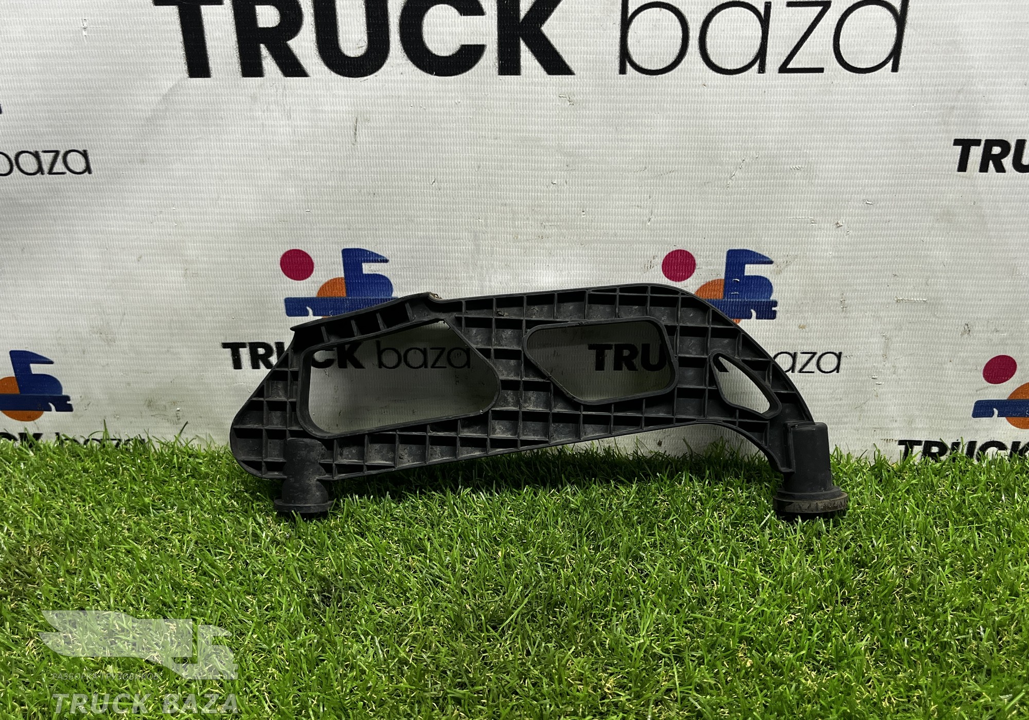 5801583447 Кронштейн солнцезащитного козырька для Iveco Stralis II Hi-Way (с 2012)