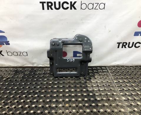 1923152 Кронштейн усилителя бампера левый для Scania