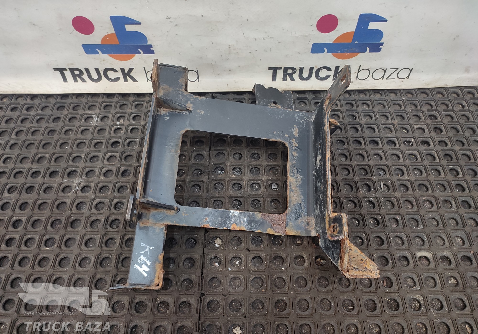 5490840503110 Кронштейн корпуса подножки левой для КАМАЗ 5490 (с 2013)