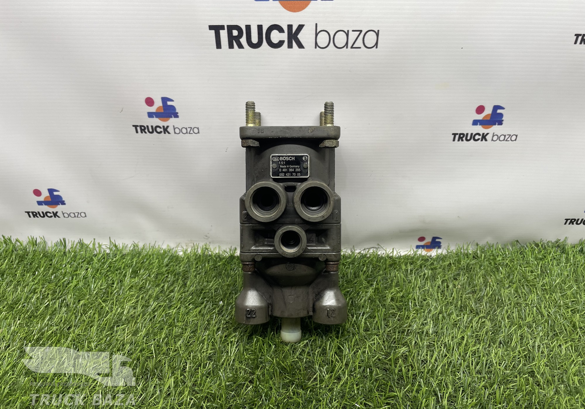 0481064205 Кран тормозной главный