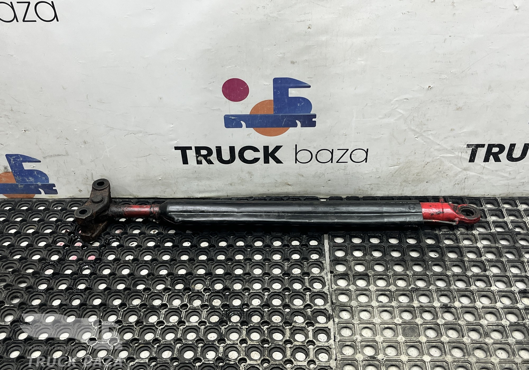 1444742 Цилиндр подъема кабины