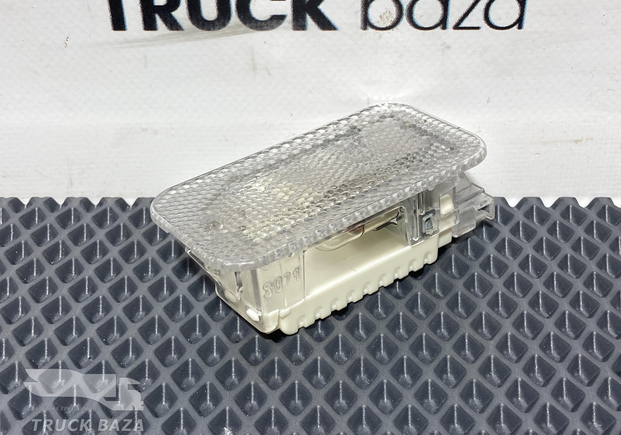 2039482 Плафон верхней вещевой полки для Scania 6-series R (с 2016)