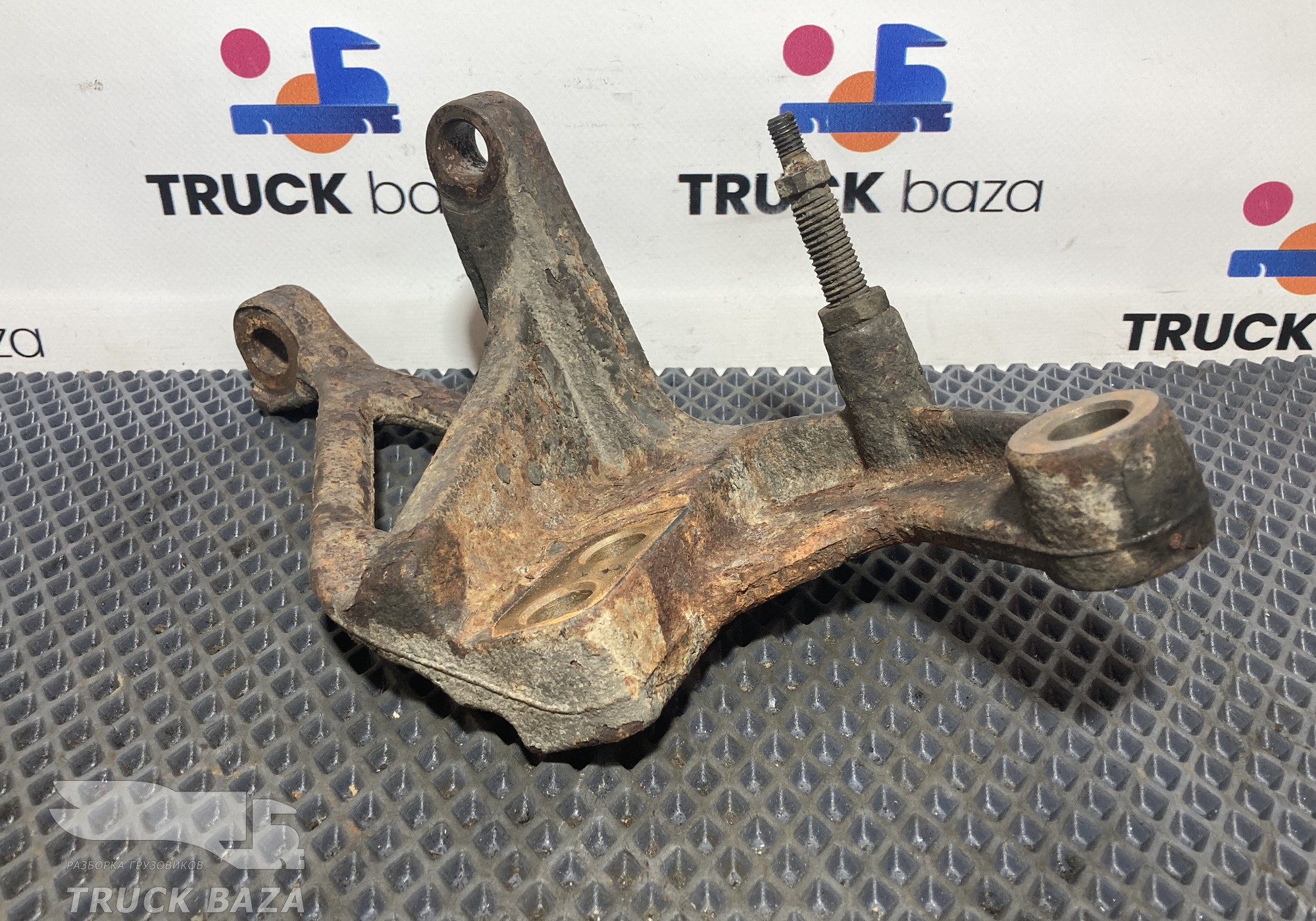 2076827 Кронштейн тормозного вала правый